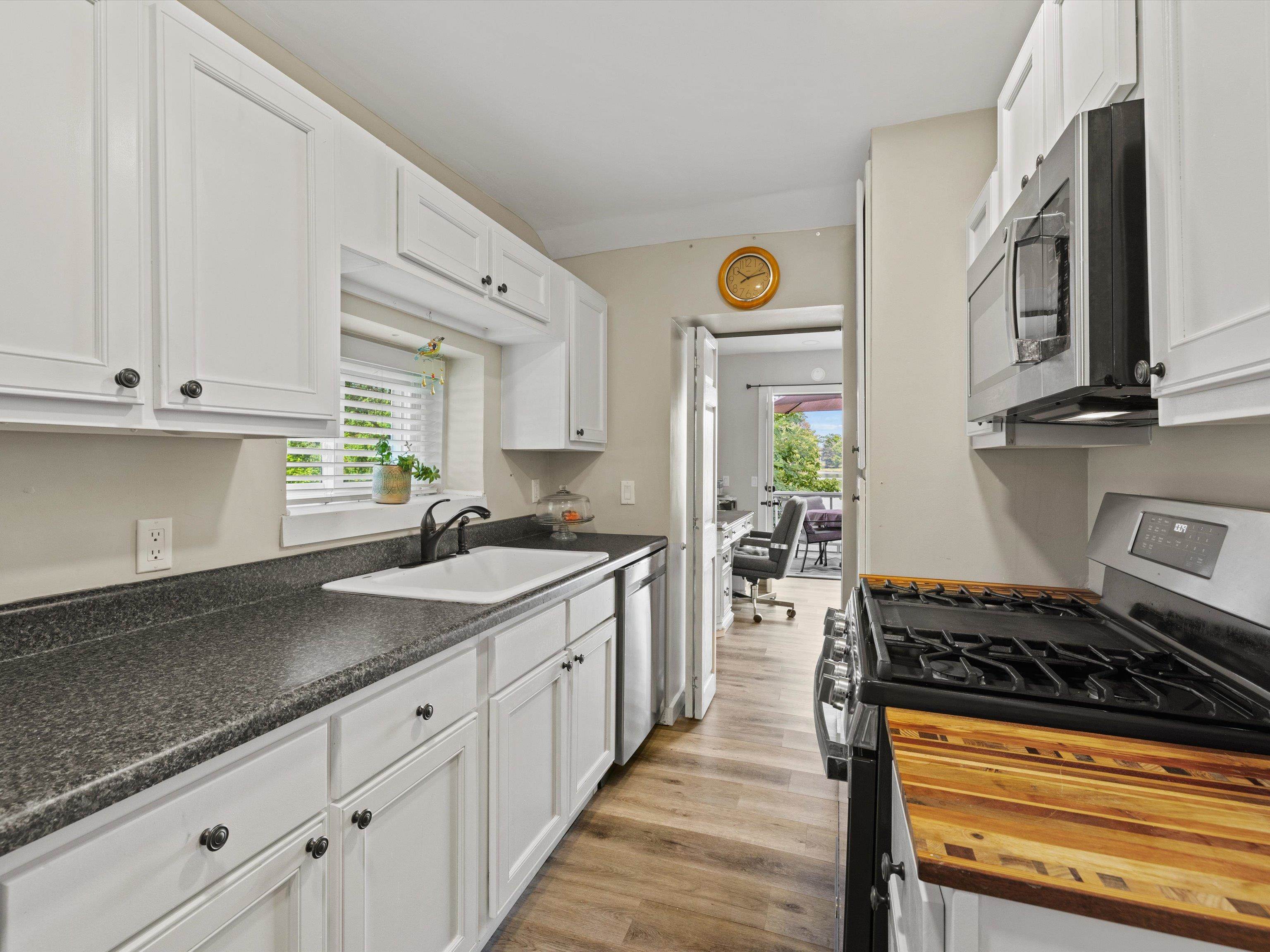 1066 Peninsula Ct, Maceo, Kentucky 42355, 2 Bedrooms Bedrooms, ,1 BathroomBathrooms,Single Family Residence,For Sale,Peninsula Ct,90135