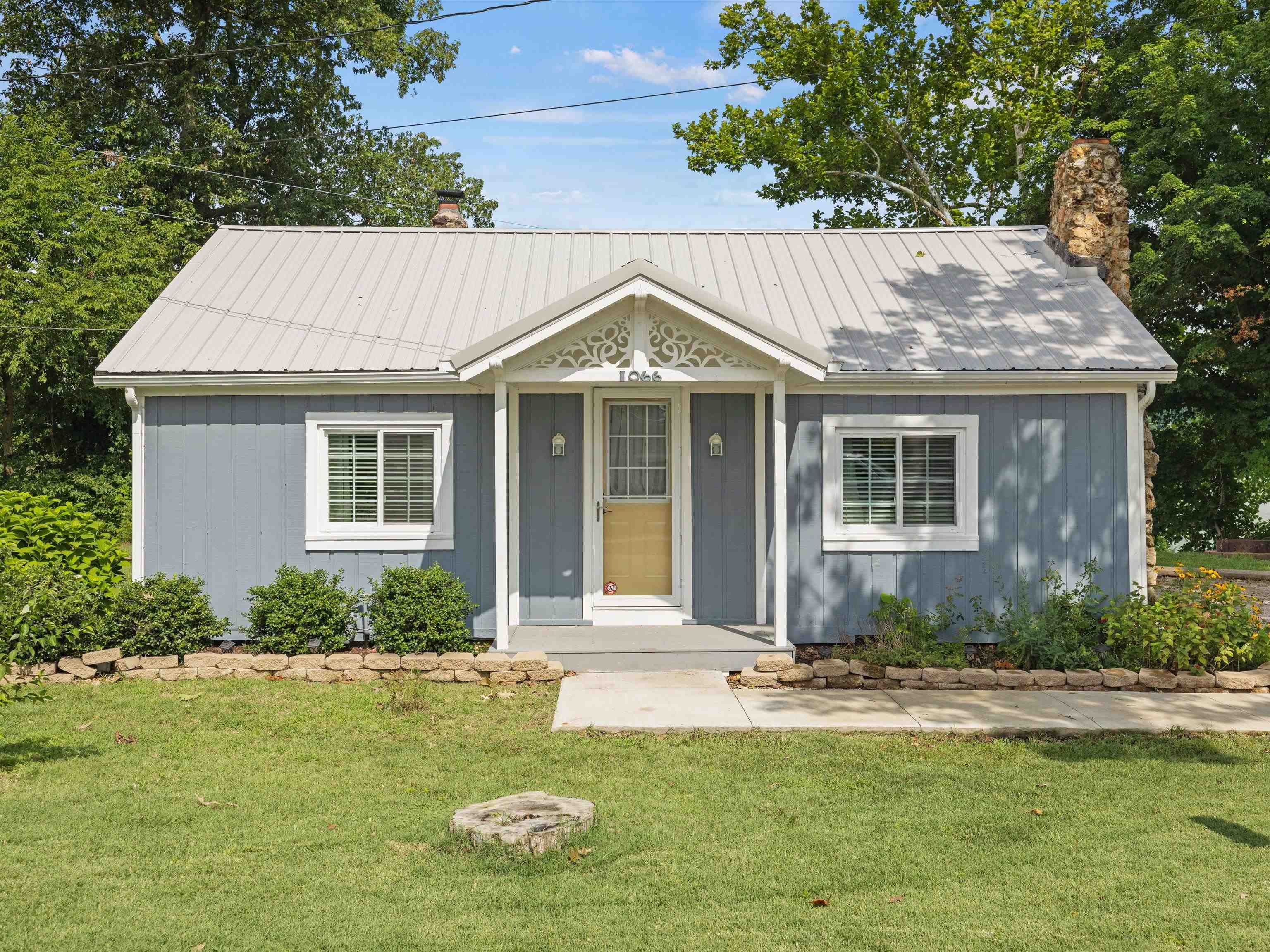 1066 Peninsula Ct, Maceo, Kentucky 42355, 2 Bedrooms Bedrooms, ,1 BathroomBathrooms,Single Family Residence,For Sale,Peninsula Ct,90135