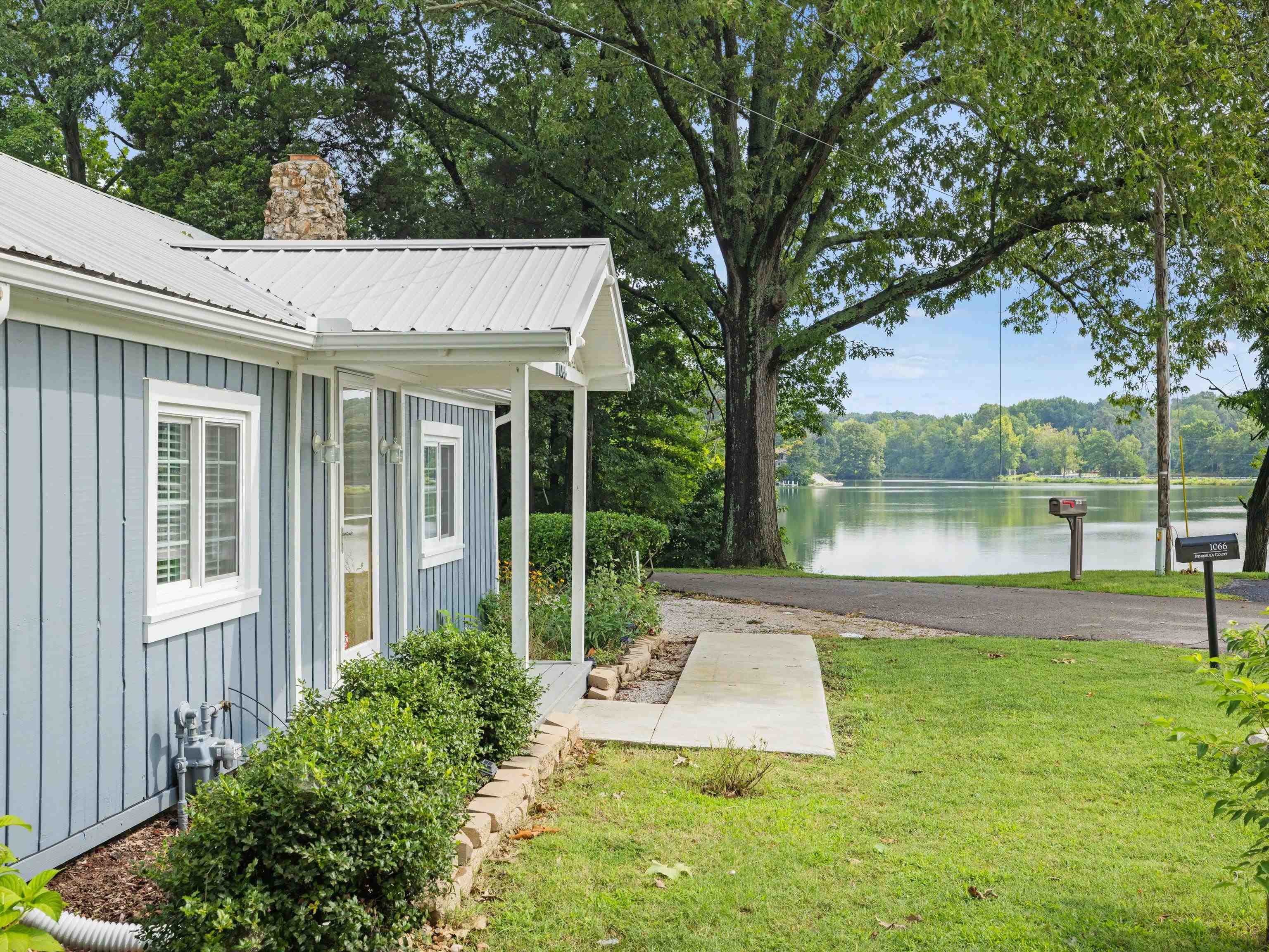 1066 Peninsula Ct, Maceo, Kentucky 42355, 2 Bedrooms Bedrooms, ,1 BathroomBathrooms,Single Family Residence,For Sale,Peninsula Ct,90135