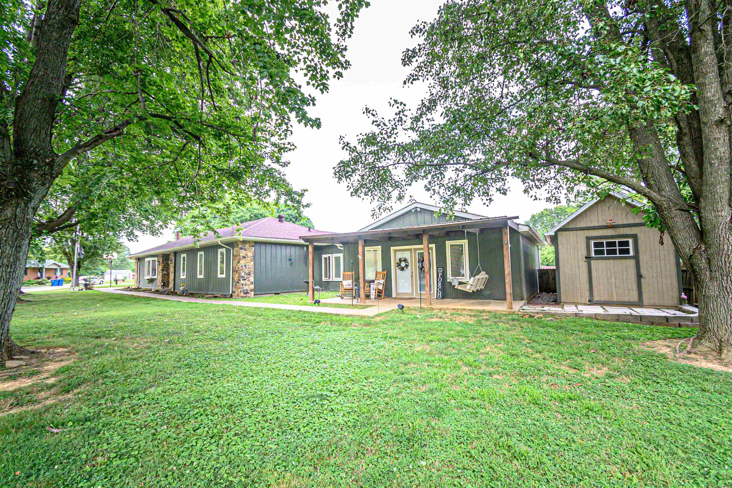 3450 Lakeview Drive, Owensboro, Kentucky 42303, 3 Bedrooms Bedrooms, ,3 BathroomsBathrooms,Single Family Residence,For Sale,Lakeview Drive,90139