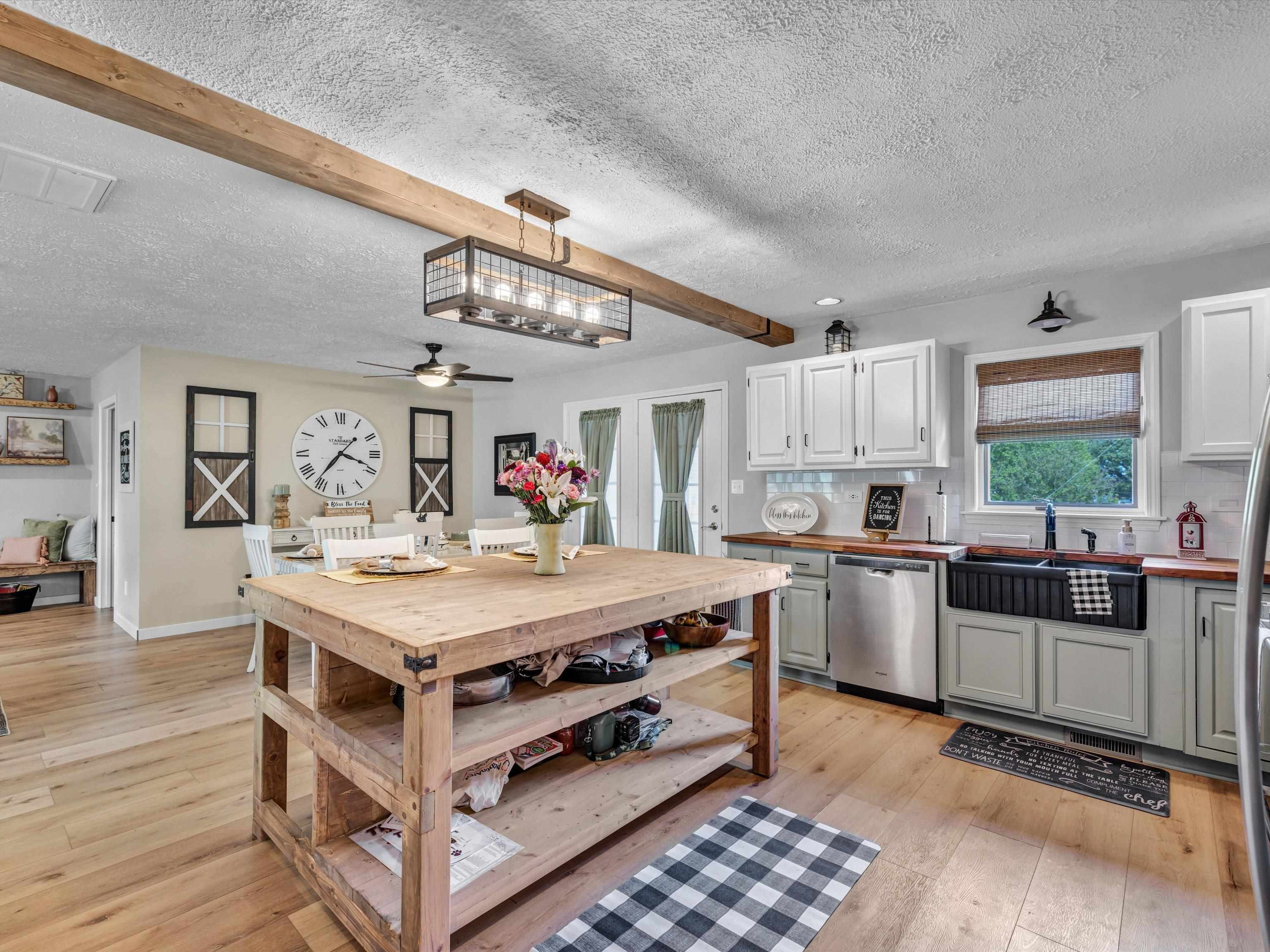 3450 Lakeview Drive, Owensboro, Kentucky 42303, 3 Bedrooms Bedrooms, ,3 BathroomsBathrooms,Single Family Residence,For Sale,Lakeview Drive,90139
