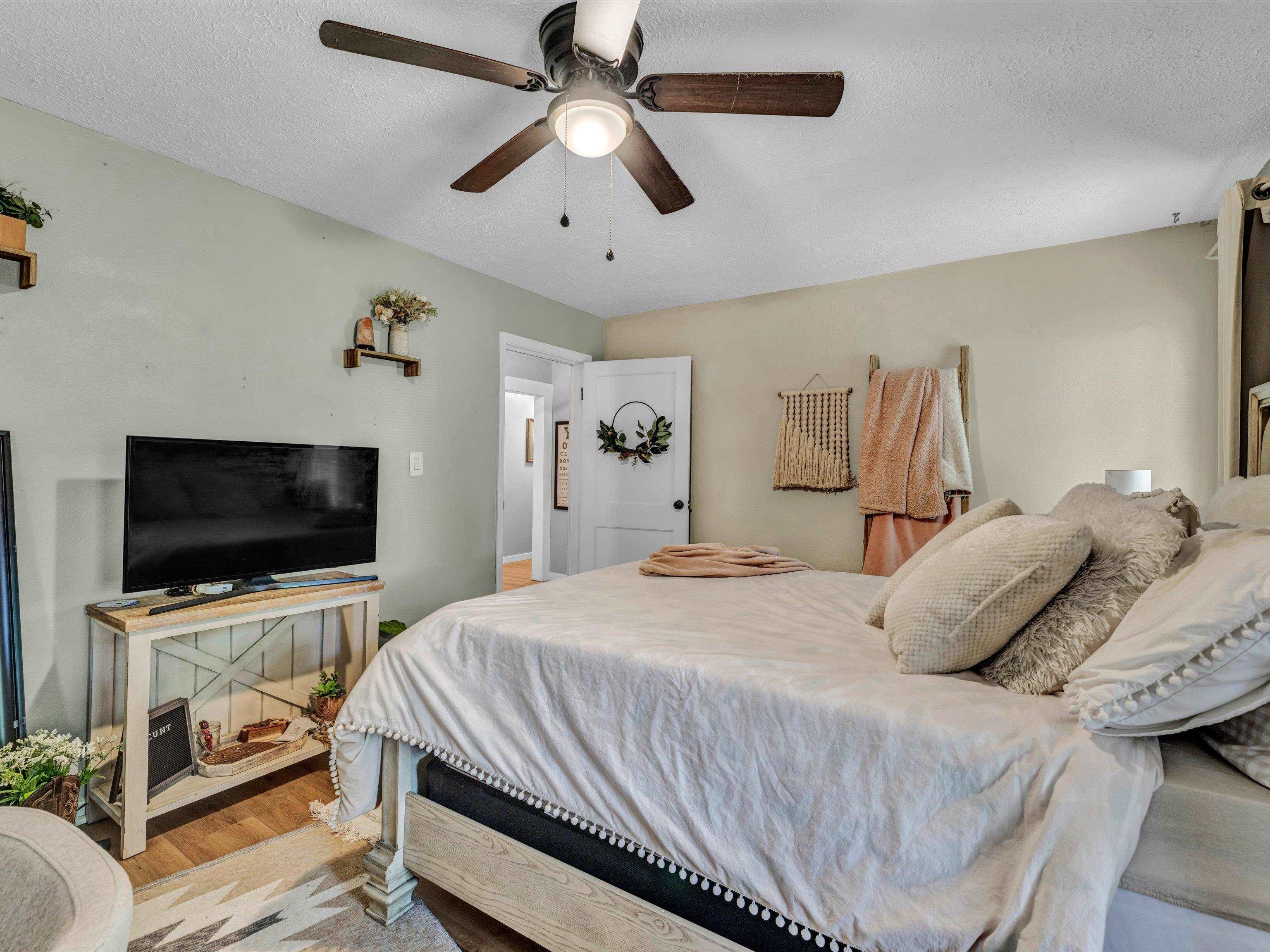 3450 Lakeview Drive, Owensboro, Kentucky 42303, 3 Bedrooms Bedrooms, ,3 BathroomsBathrooms,Single Family Residence,For Sale,Lakeview Drive,90139