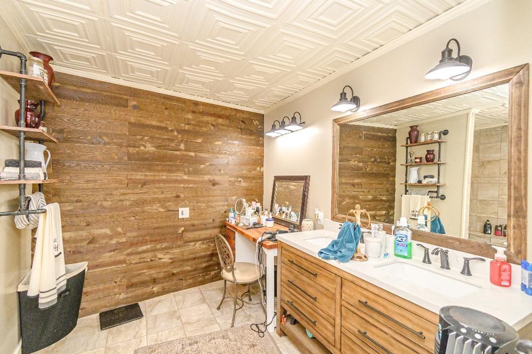 3450 Lakeview Drive, Owensboro, Kentucky 42303, 3 Bedrooms Bedrooms, ,3 BathroomsBathrooms,Single Family Residence,For Sale,Lakeview Drive,90139