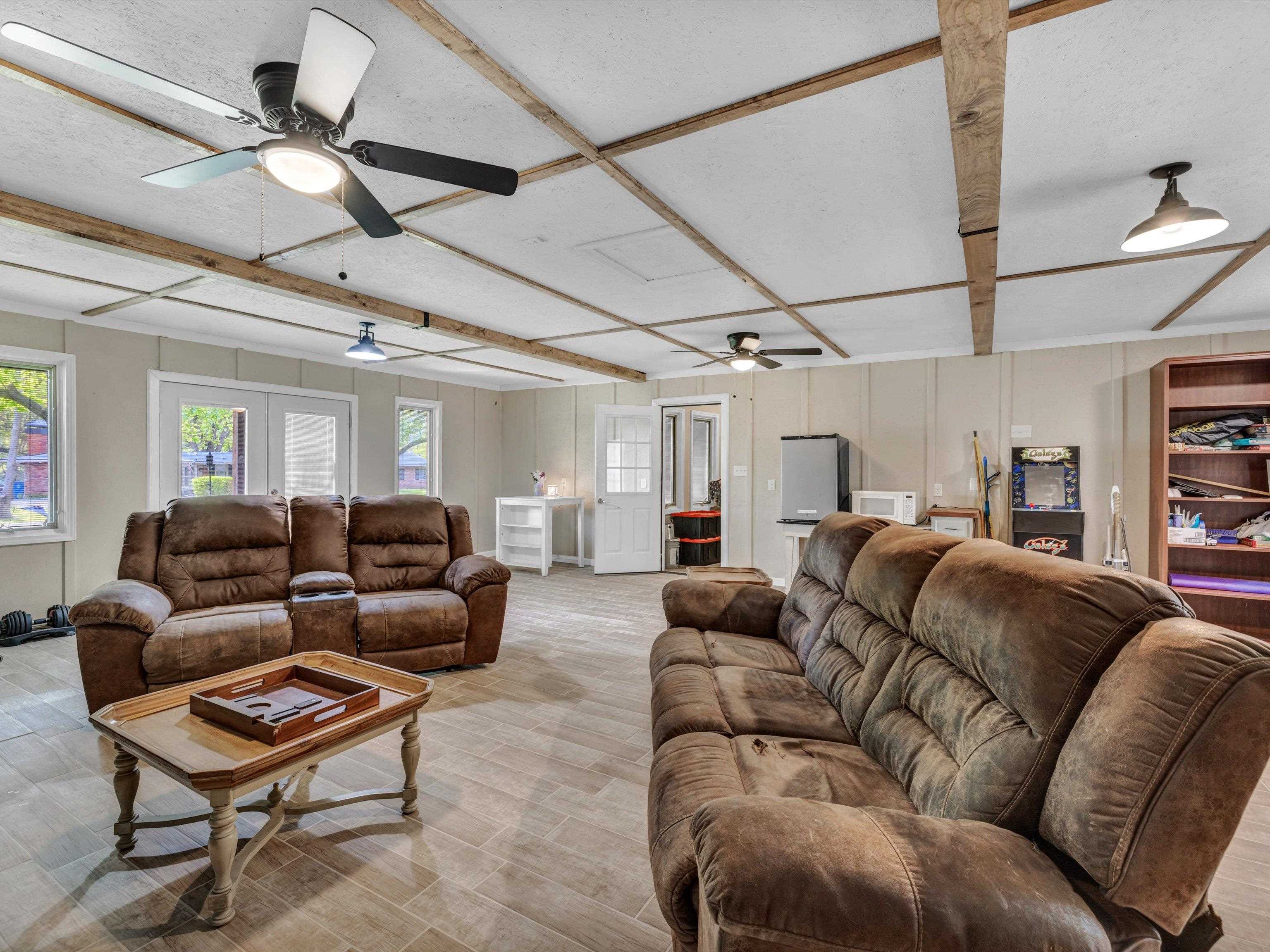 3450 Lakeview Drive, Owensboro, Kentucky 42303, 3 Bedrooms Bedrooms, ,3 BathroomsBathrooms,Single Family Residence,For Sale,Lakeview Drive,90139