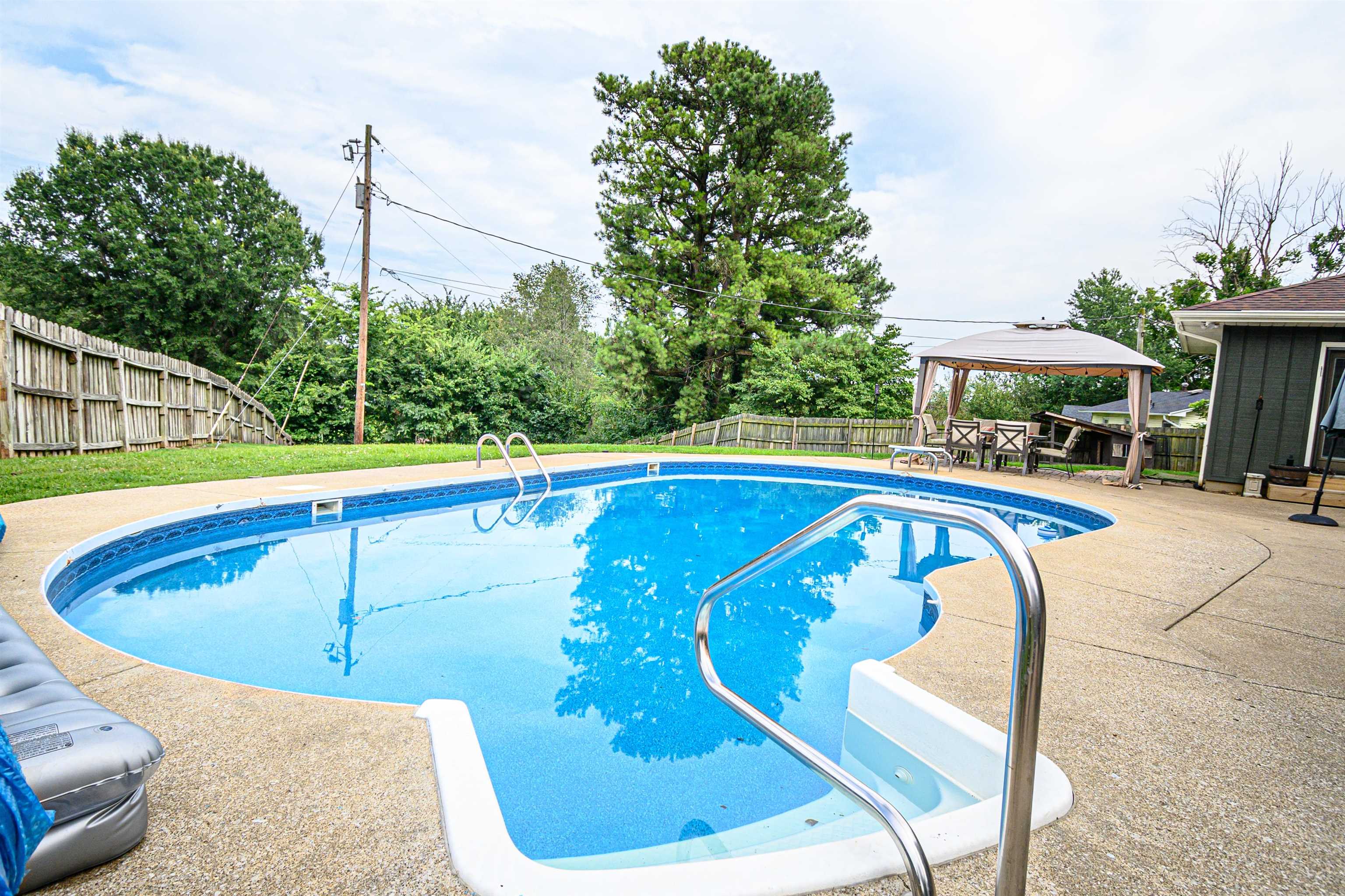 3450 Lakeview Drive, Owensboro, Kentucky 42303, 3 Bedrooms Bedrooms, ,3 BathroomsBathrooms,Single Family Residence,For Sale,Lakeview Drive,90139