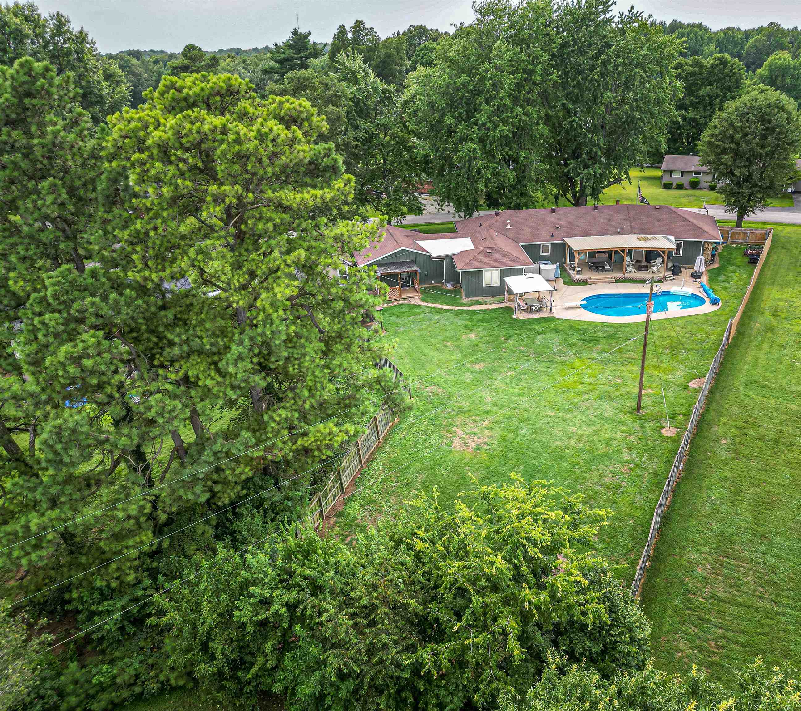3450 Lakeview Drive, Owensboro, Kentucky 42303, 3 Bedrooms Bedrooms, ,3 BathroomsBathrooms,Single Family Residence,For Sale,Lakeview Drive,90139