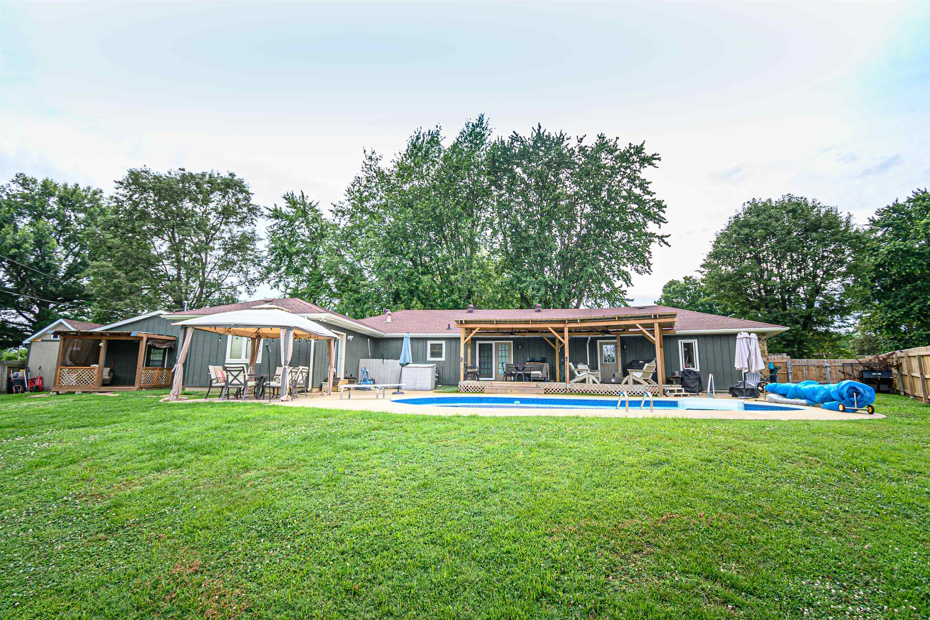 3450 Lakeview Drive, Owensboro, Kentucky 42303, 3 Bedrooms Bedrooms, ,3 BathroomsBathrooms,Single Family Residence,For Sale,Lakeview Drive,90139