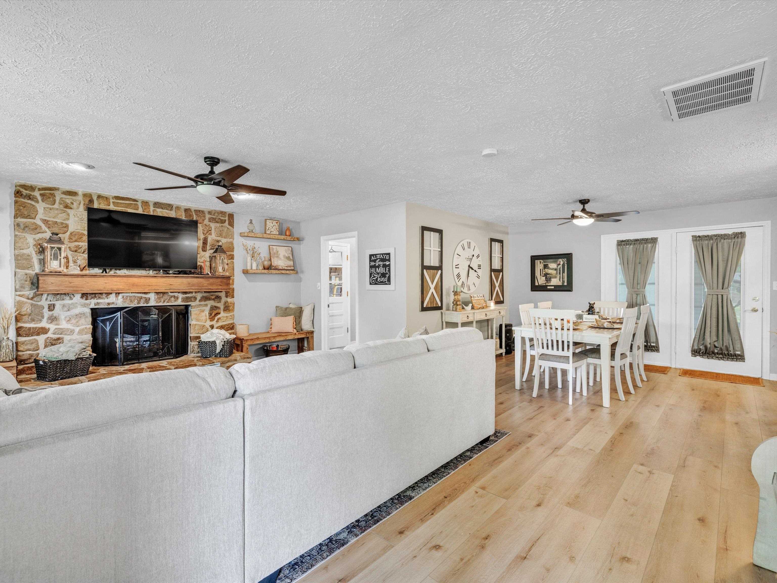 3450 Lakeview Drive, Owensboro, Kentucky 42303, 3 Bedrooms Bedrooms, ,3 BathroomsBathrooms,Single Family Residence,For Sale,Lakeview Drive,90139