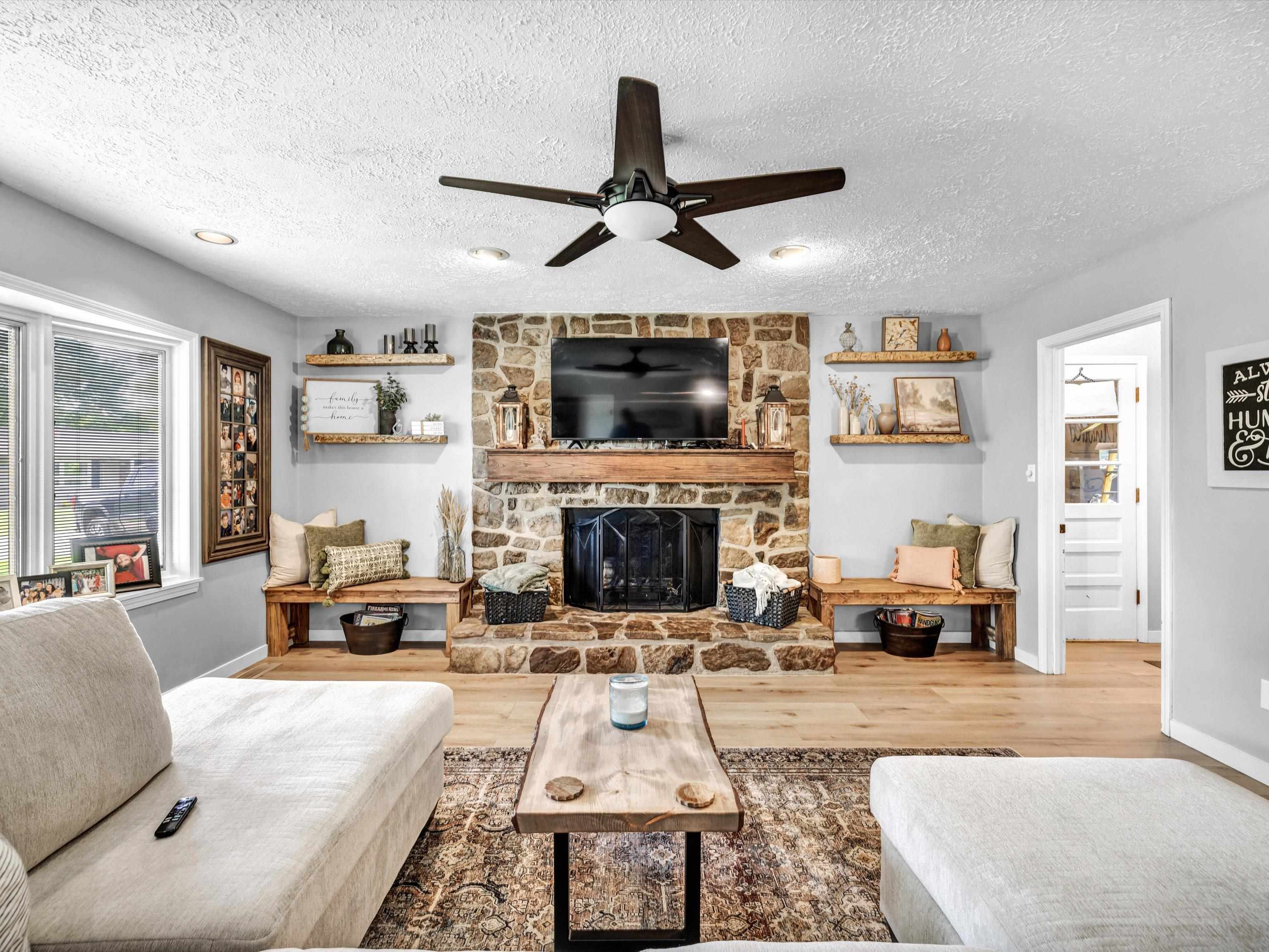 3450 Lakeview Drive, Owensboro, Kentucky 42303, 3 Bedrooms Bedrooms, ,3 BathroomsBathrooms,Single Family Residence,For Sale,Lakeview Drive,90139