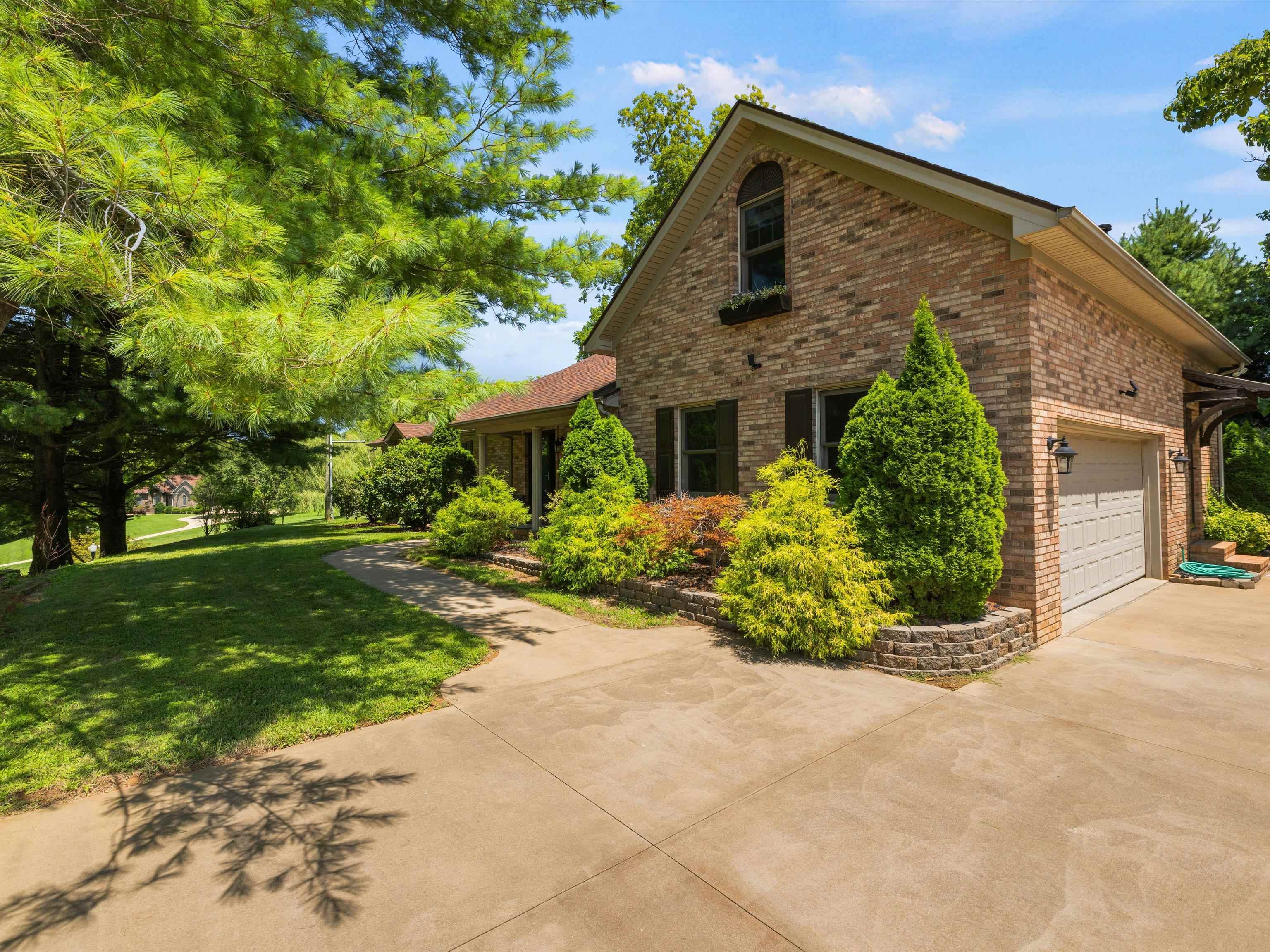 99 Booth Field, Owensboro, Kentucky 42301, 3 Bedrooms Bedrooms, ,2 BathroomsBathrooms,Single Family Residence,For Sale,Booth Field,90140