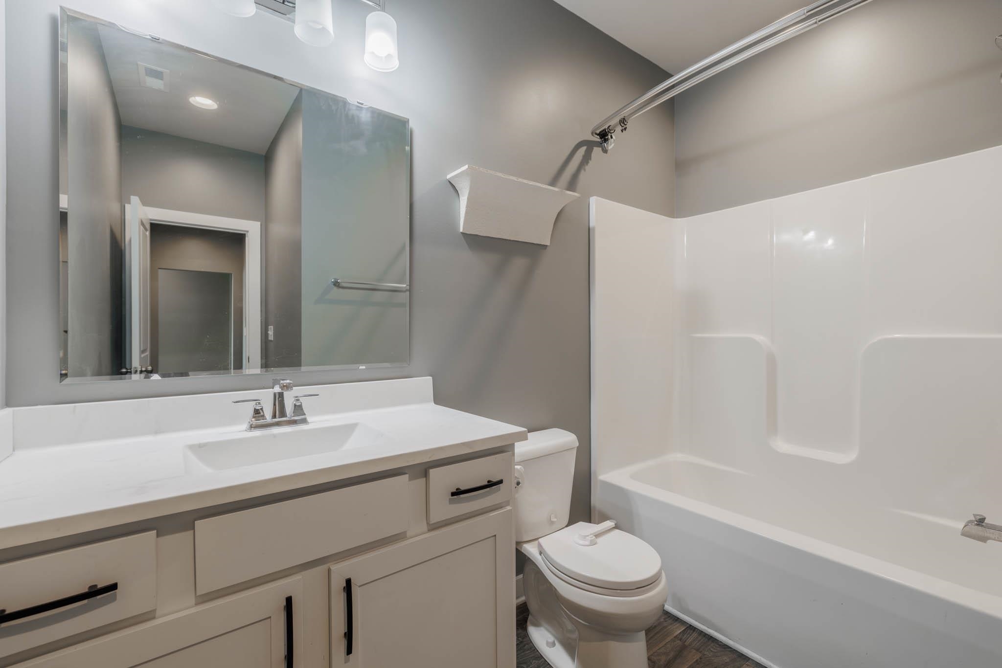 4766 Windstone DR, Owensboro, Kentucky 42301, 3 Bedrooms Bedrooms, ,2 BathroomsBathrooms,Single Family Residence,For Sale,Windstone DR,90145