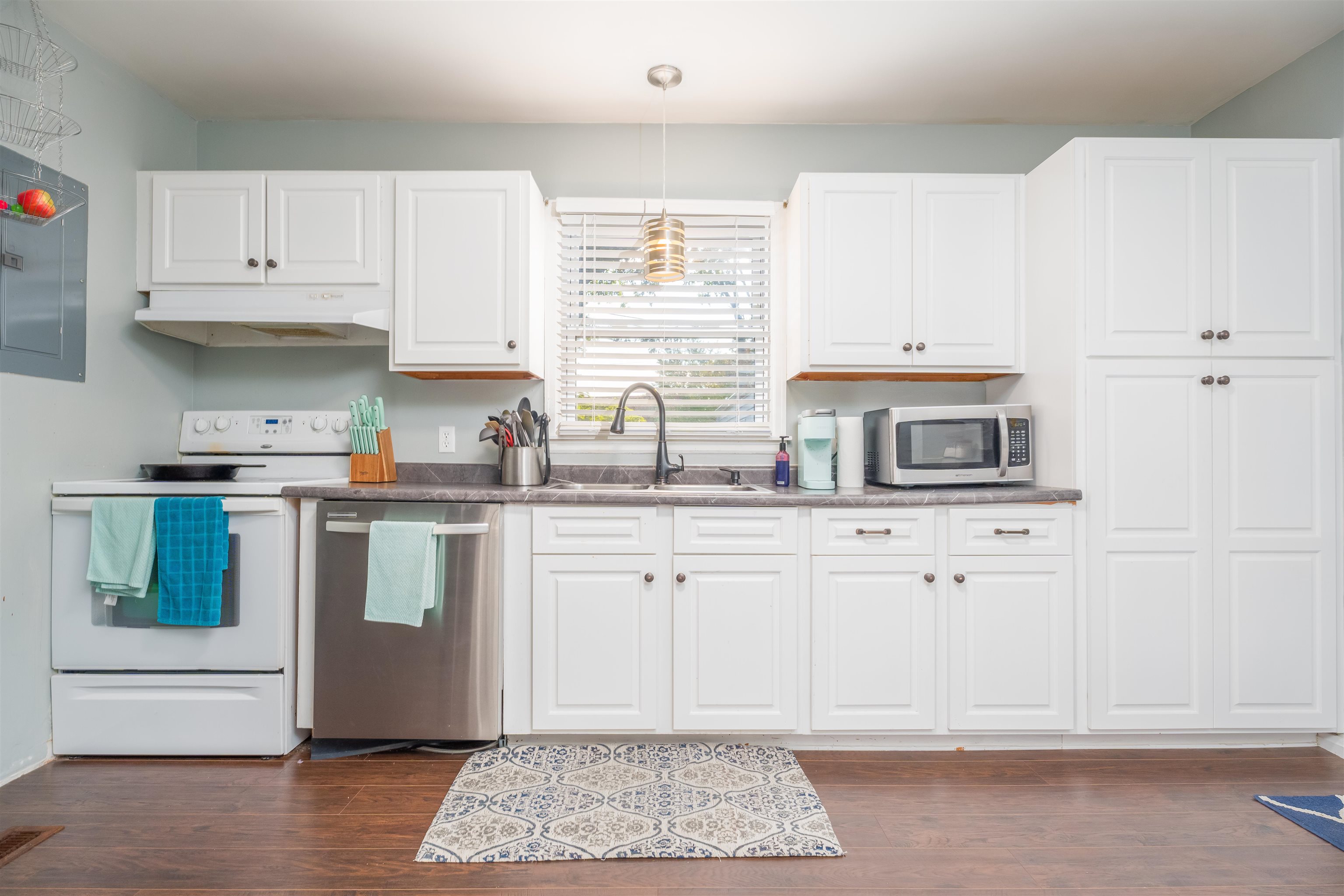 2516 Iroquois Drive, Owensboro, Kentucky 42301, 4 Bedrooms Bedrooms, ,1 BathroomBathrooms,Single Family Residence,For Sale,Iroquois Drive,90147