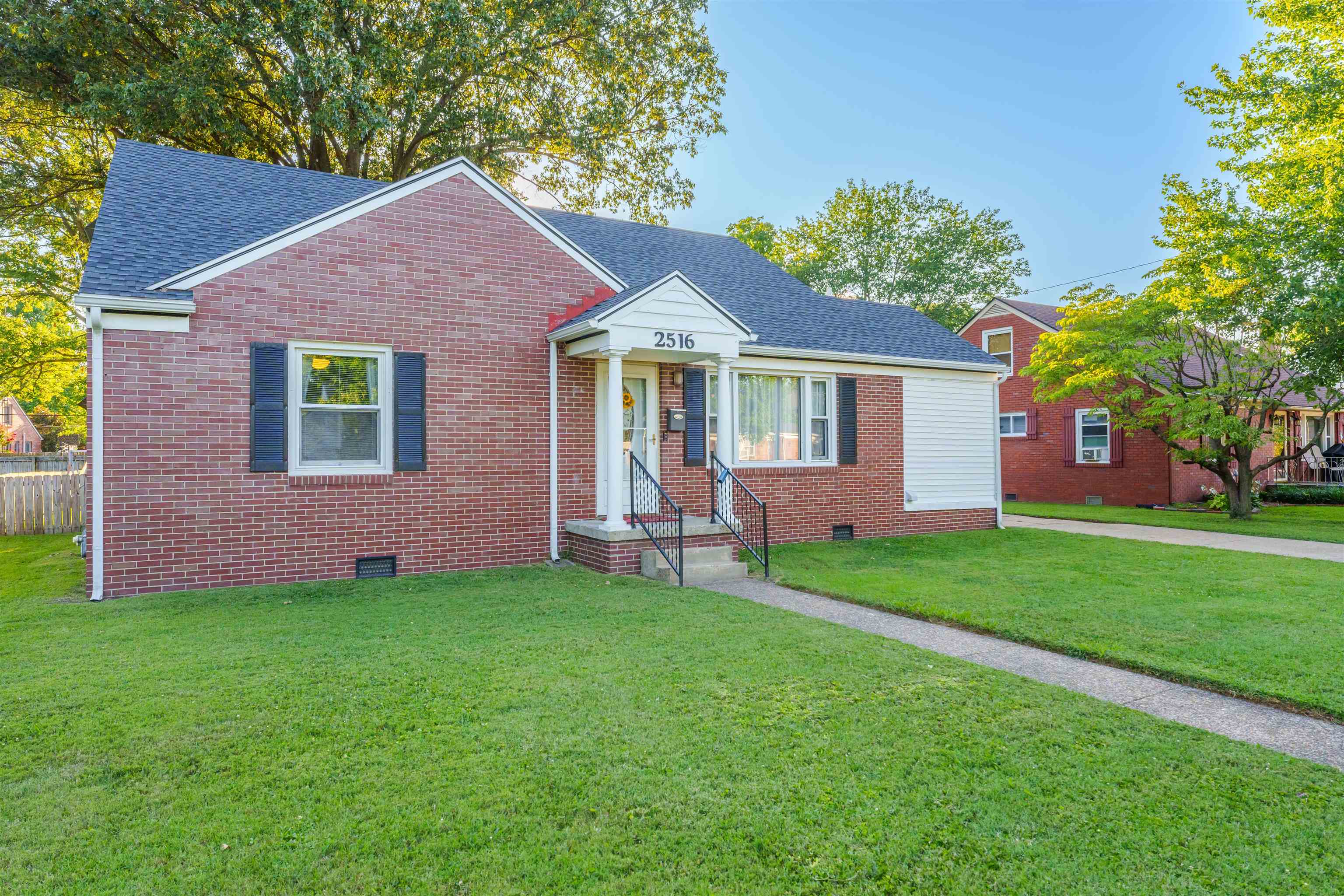 2516 Iroquois Drive, Owensboro, Kentucky 42301, 4 Bedrooms Bedrooms, ,1 BathroomBathrooms,Single Family Residence,For Sale,Iroquois Drive,90147