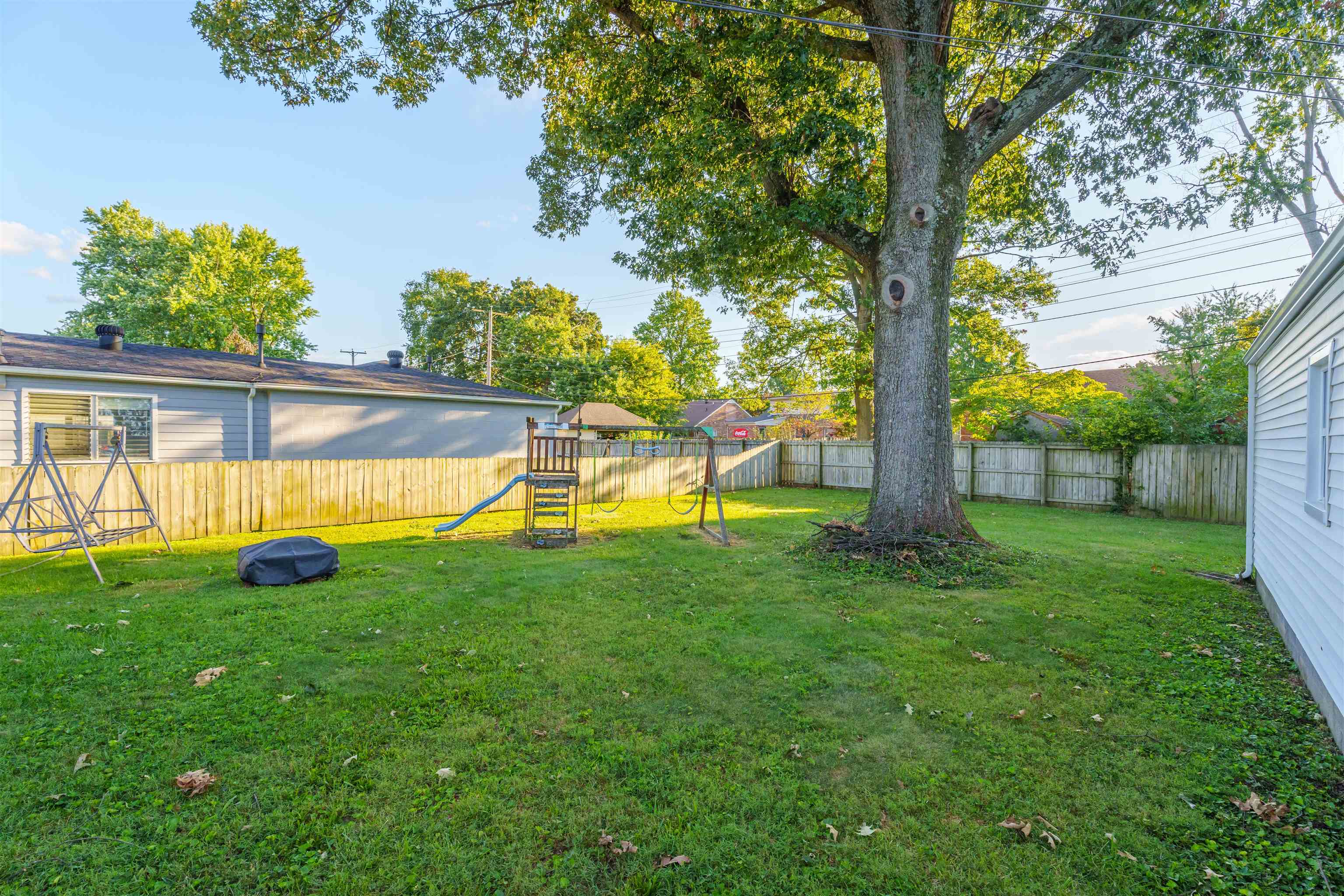 2516 Iroquois Drive, Owensboro, Kentucky 42301, 4 Bedrooms Bedrooms, ,1 BathroomBathrooms,Single Family Residence,For Sale,Iroquois Drive,90147