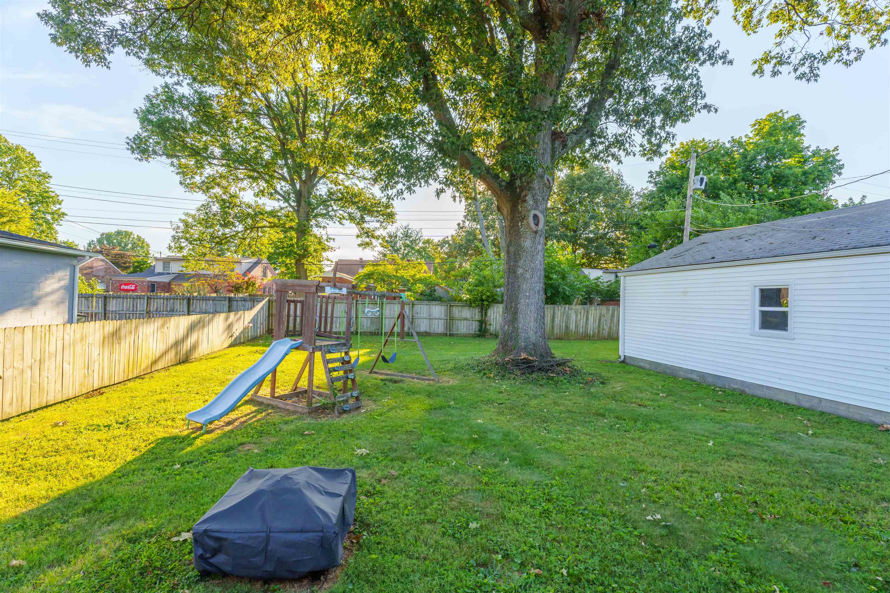 2516 Iroquois Drive, Owensboro, Kentucky 42301, 4 Bedrooms Bedrooms, ,1 BathroomBathrooms,Single Family Residence,For Sale,Iroquois Drive,90147