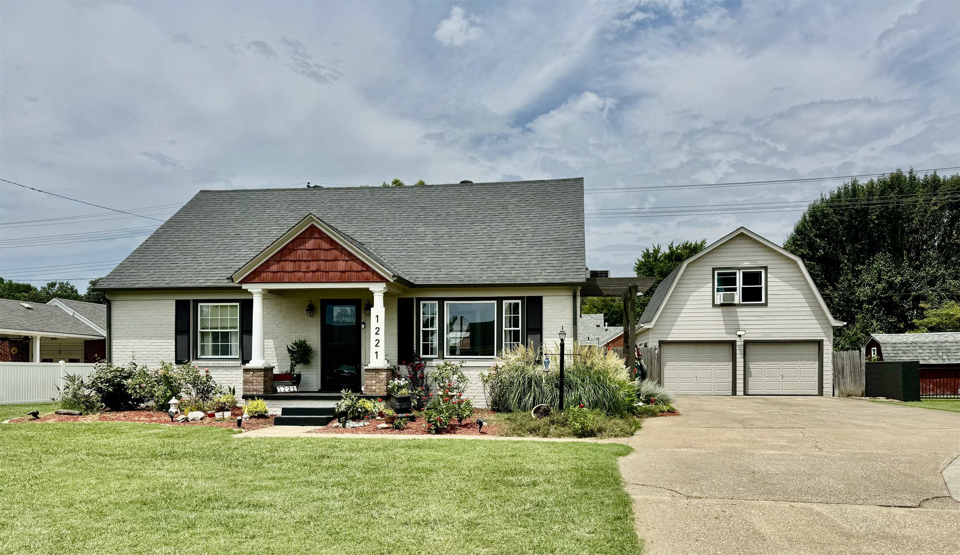 1221 Booth Ave, Owensboro, Kentucky 42301, 3 Bedrooms Bedrooms, ,2 BathroomsBathrooms,Single Family Residence,For Sale,Booth Ave,90148