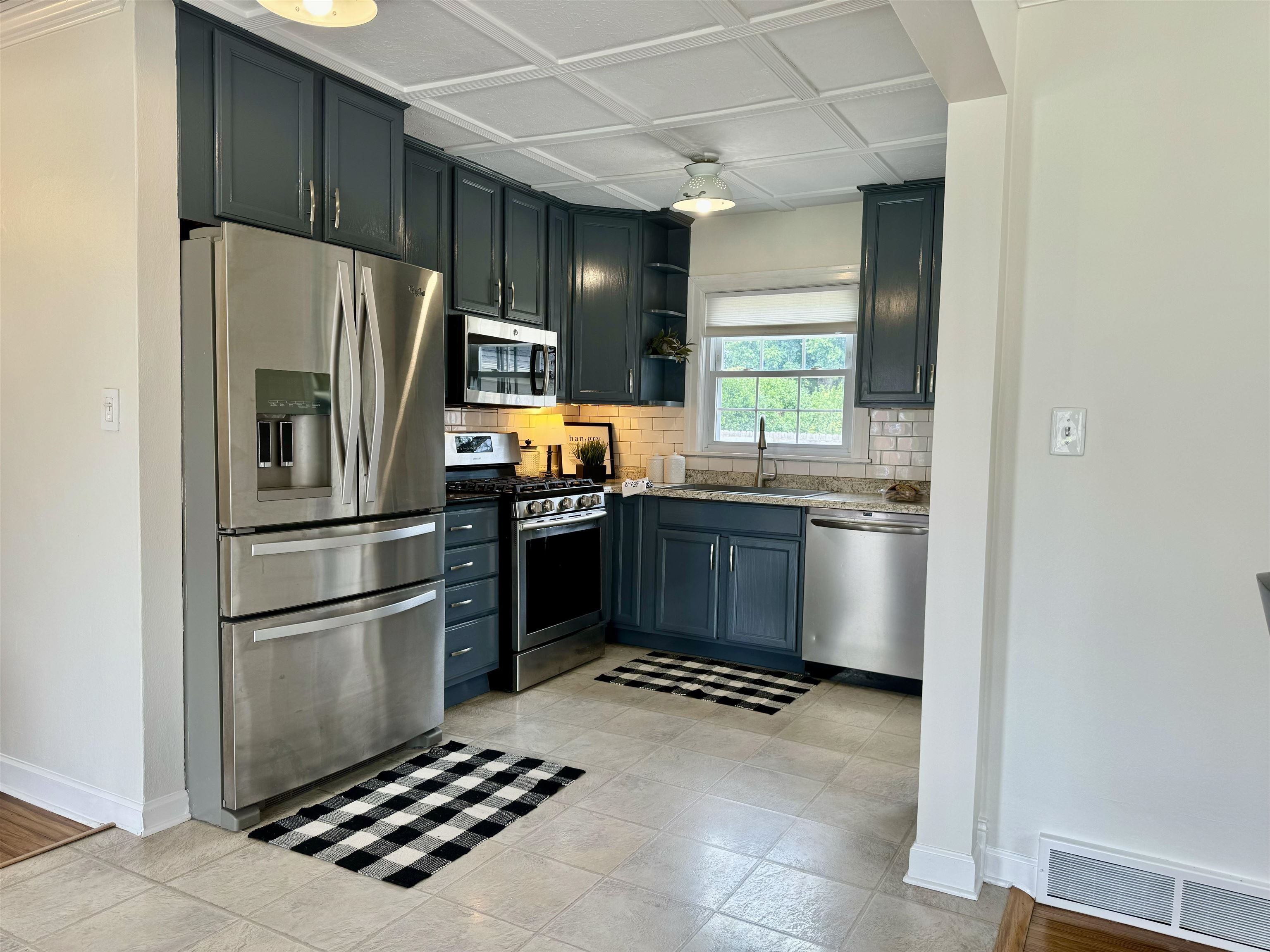 1221 Booth Ave, Owensboro, Kentucky 42301, 3 Bedrooms Bedrooms, ,2 BathroomsBathrooms,Single Family Residence,For Sale,Booth Ave,90148