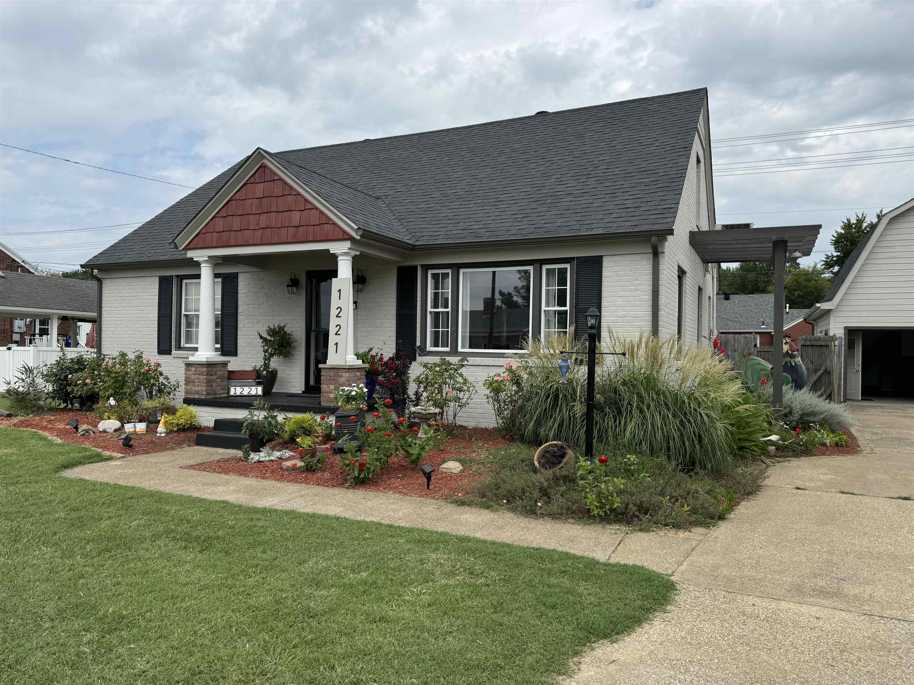 1221 Booth Ave, Owensboro, Kentucky 42301, 3 Bedrooms Bedrooms, ,2 BathroomsBathrooms,Single Family Residence,For Sale,Booth Ave,90148