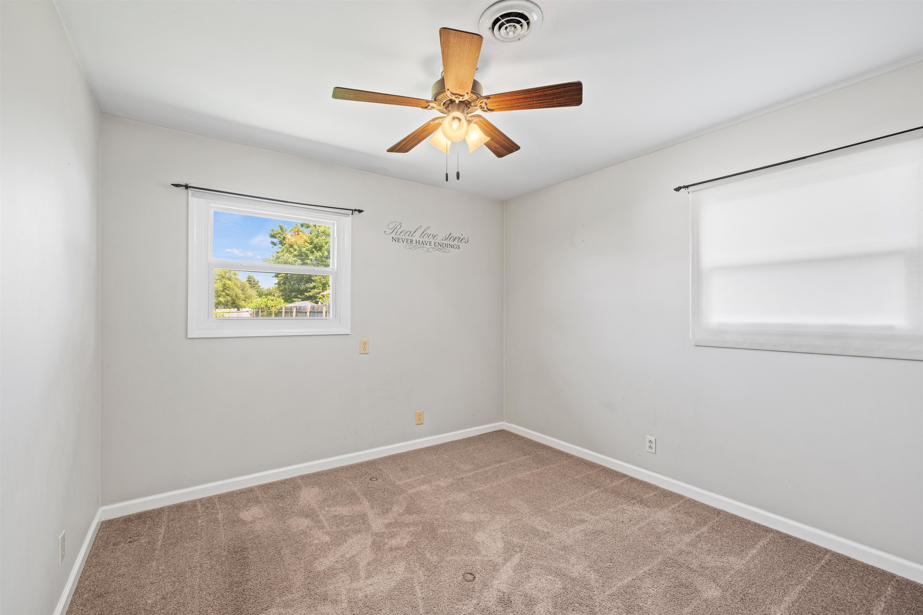 3011 Ridgewood Street, Owensboro, Kentucky 42301, 2 Bedrooms Bedrooms, ,1 BathroomBathrooms,Single Family Residence,For Sale,Ridgewood Street,90153