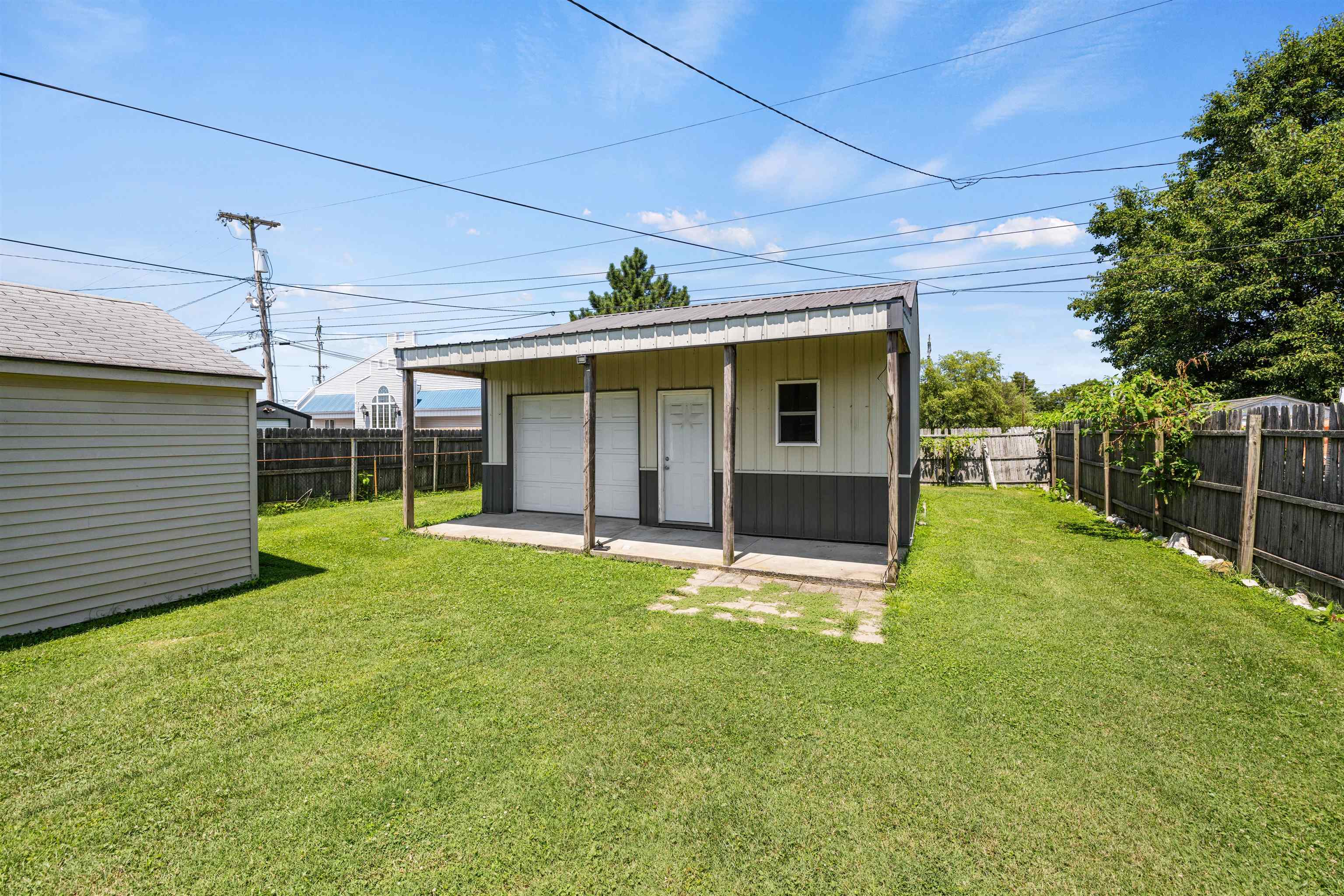 3011 Ridgewood Street, Owensboro, Kentucky 42301, 2 Bedrooms Bedrooms, ,1 BathroomBathrooms,Single Family Residence,For Sale,Ridgewood Street,90153