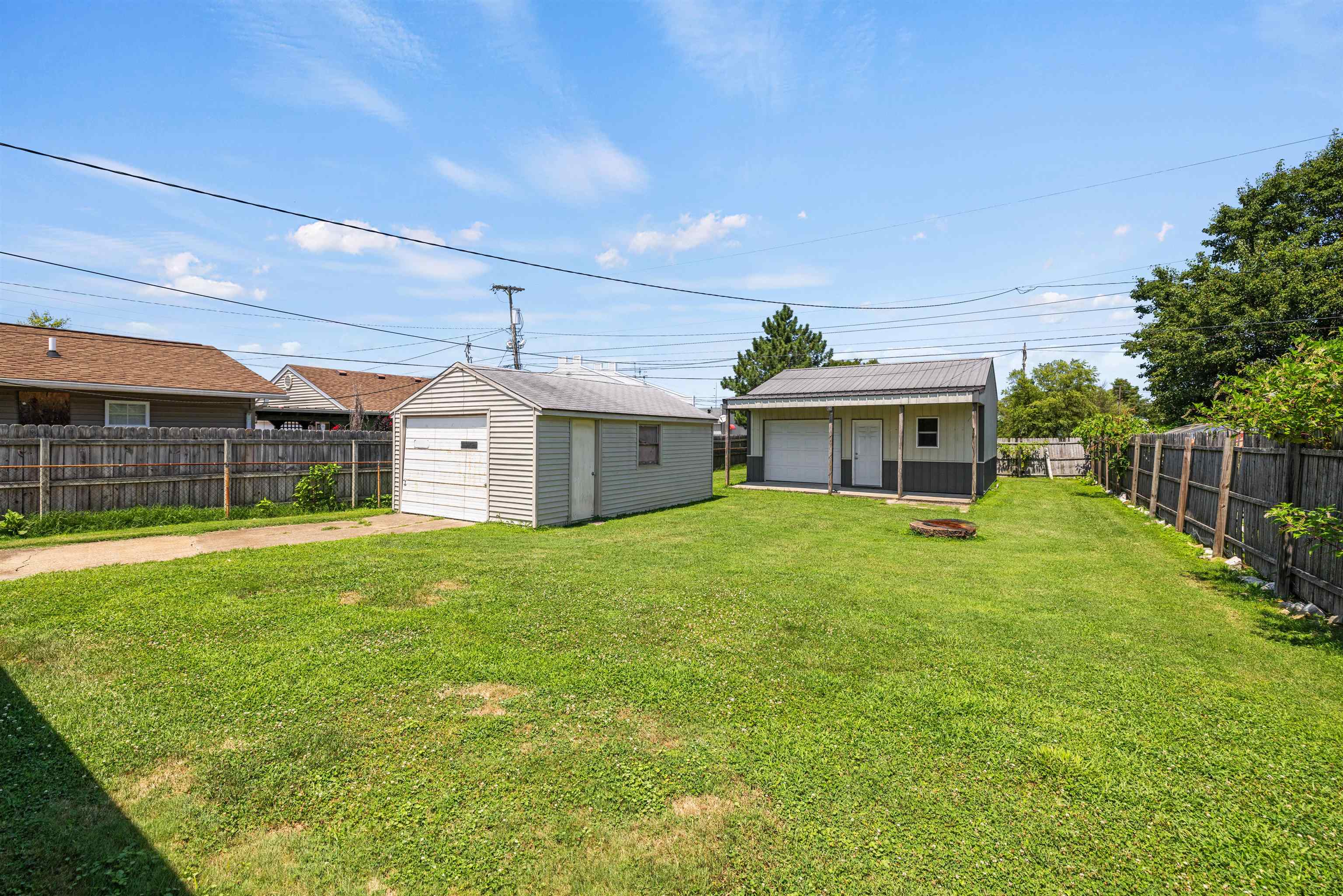 3011 Ridgewood Street, Owensboro, Kentucky 42301, 2 Bedrooms Bedrooms, ,1 BathroomBathrooms,Single Family Residence,For Sale,Ridgewood Street,90153