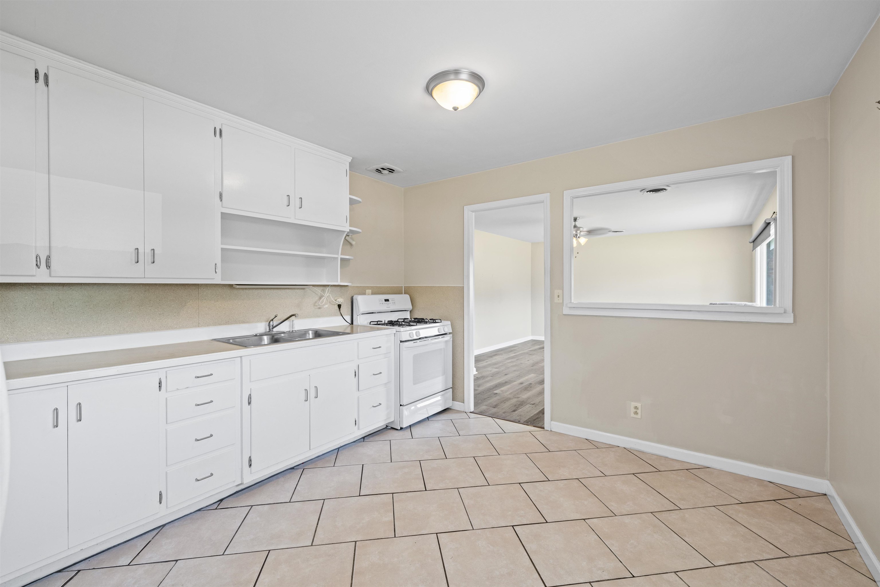 3011 Ridgewood Street, Owensboro, Kentucky 42301, 2 Bedrooms Bedrooms, ,1 BathroomBathrooms,Single Family Residence,For Sale,Ridgewood Street,90153