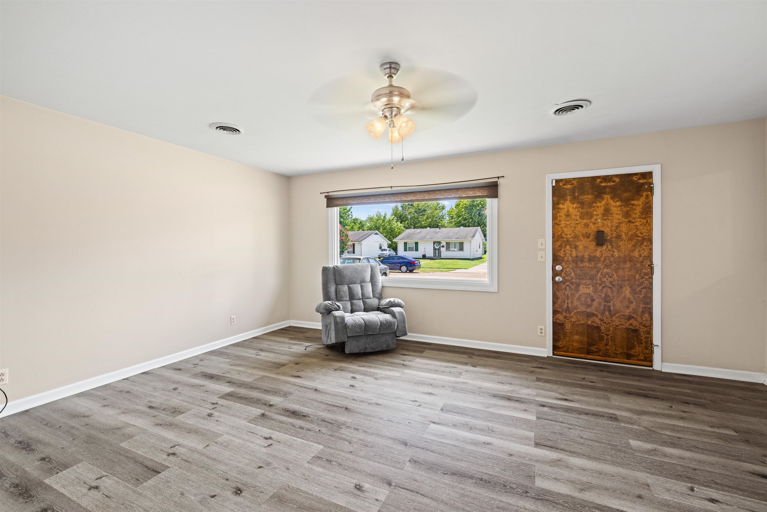 3011 Ridgewood Street, Owensboro, Kentucky 42301, 2 Bedrooms Bedrooms, ,1 BathroomBathrooms,Single Family Residence,For Sale,Ridgewood Street,90153