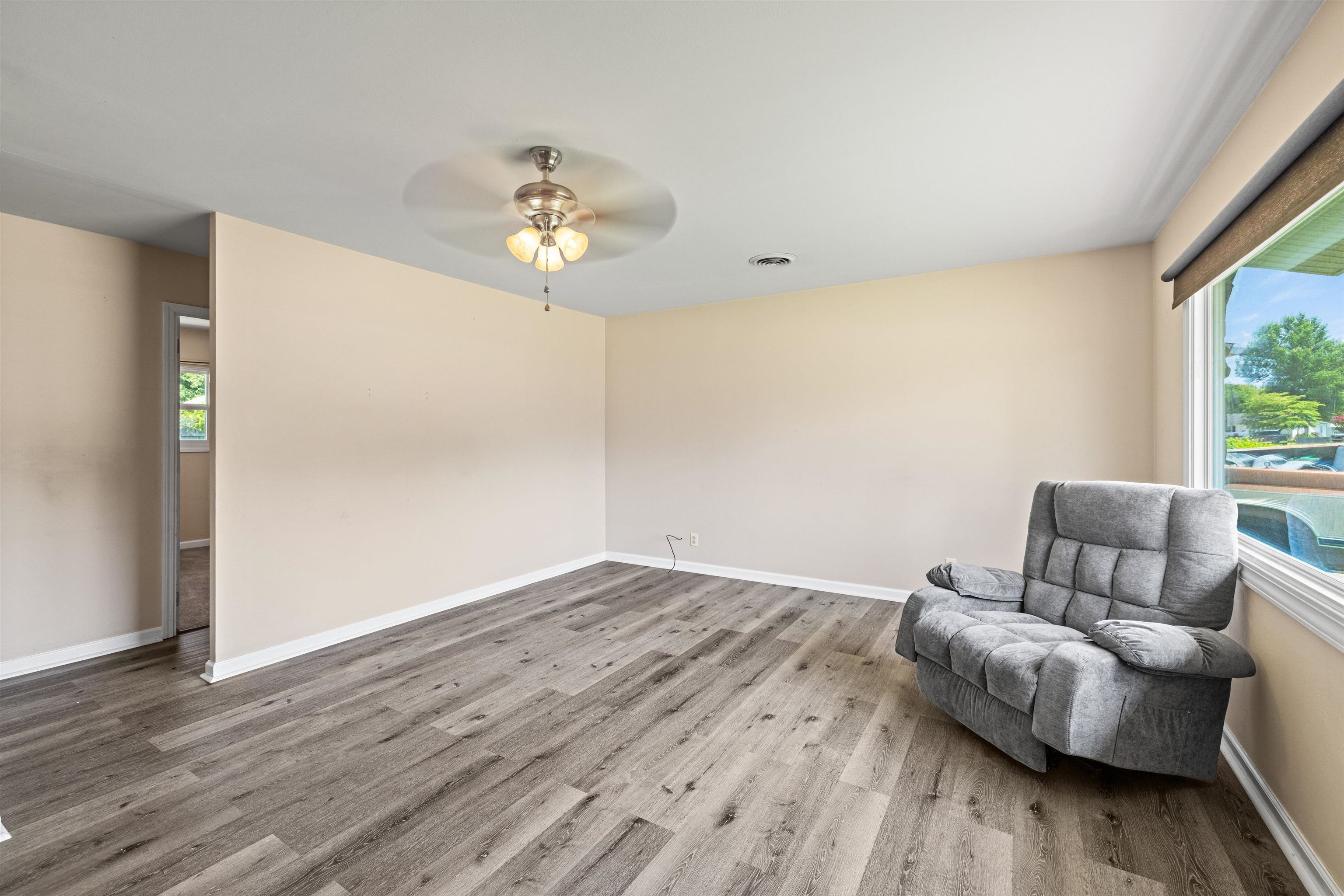 3011 Ridgewood Street, Owensboro, Kentucky 42301, 2 Bedrooms Bedrooms, ,1 BathroomBathrooms,Single Family Residence,For Sale,Ridgewood Street,90153