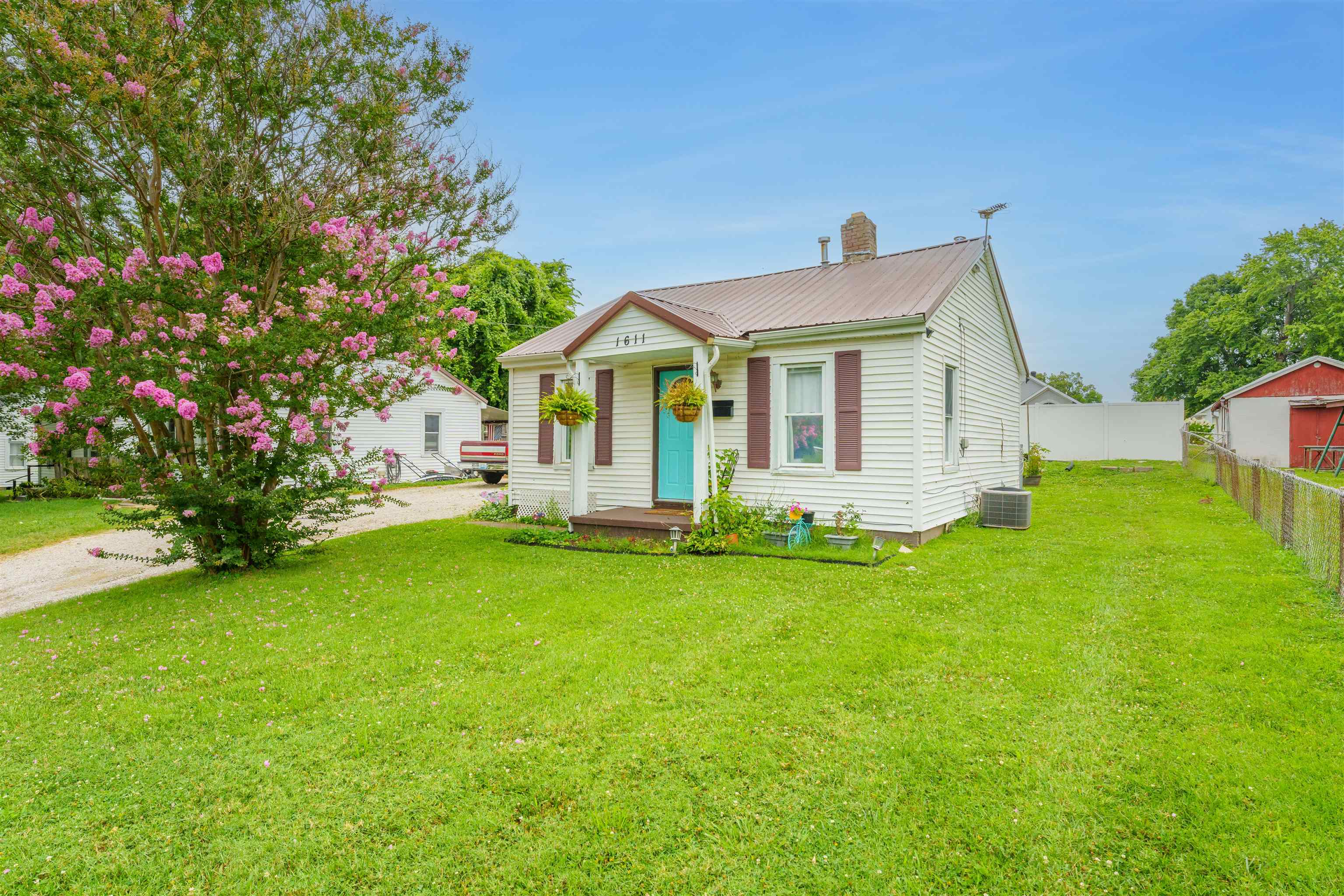 1611 Norris Ave., Owensboro, Kentucky 42303, 1 Bedroom Bedrooms, ,1 BathroomBathrooms,Single Family Residence,For Sale,Norris Ave.,90157
