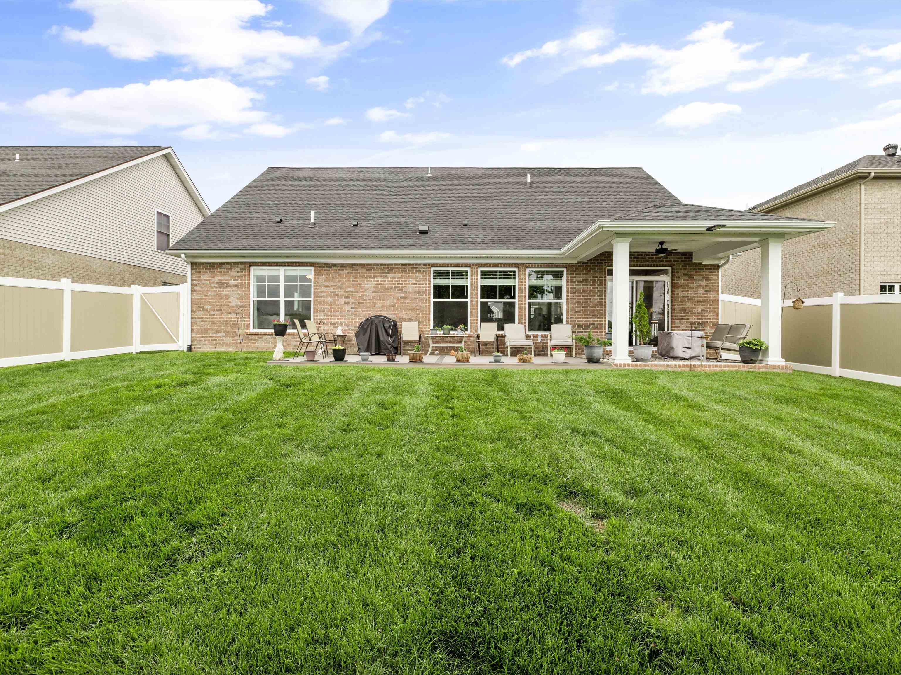 3817 Brookfield Drive, Owensboro, Kentucky 42303, 4 Bedrooms Bedrooms, ,2 BathroomsBathrooms,Single Family Residence,For Sale,Brookfield Drive,90162