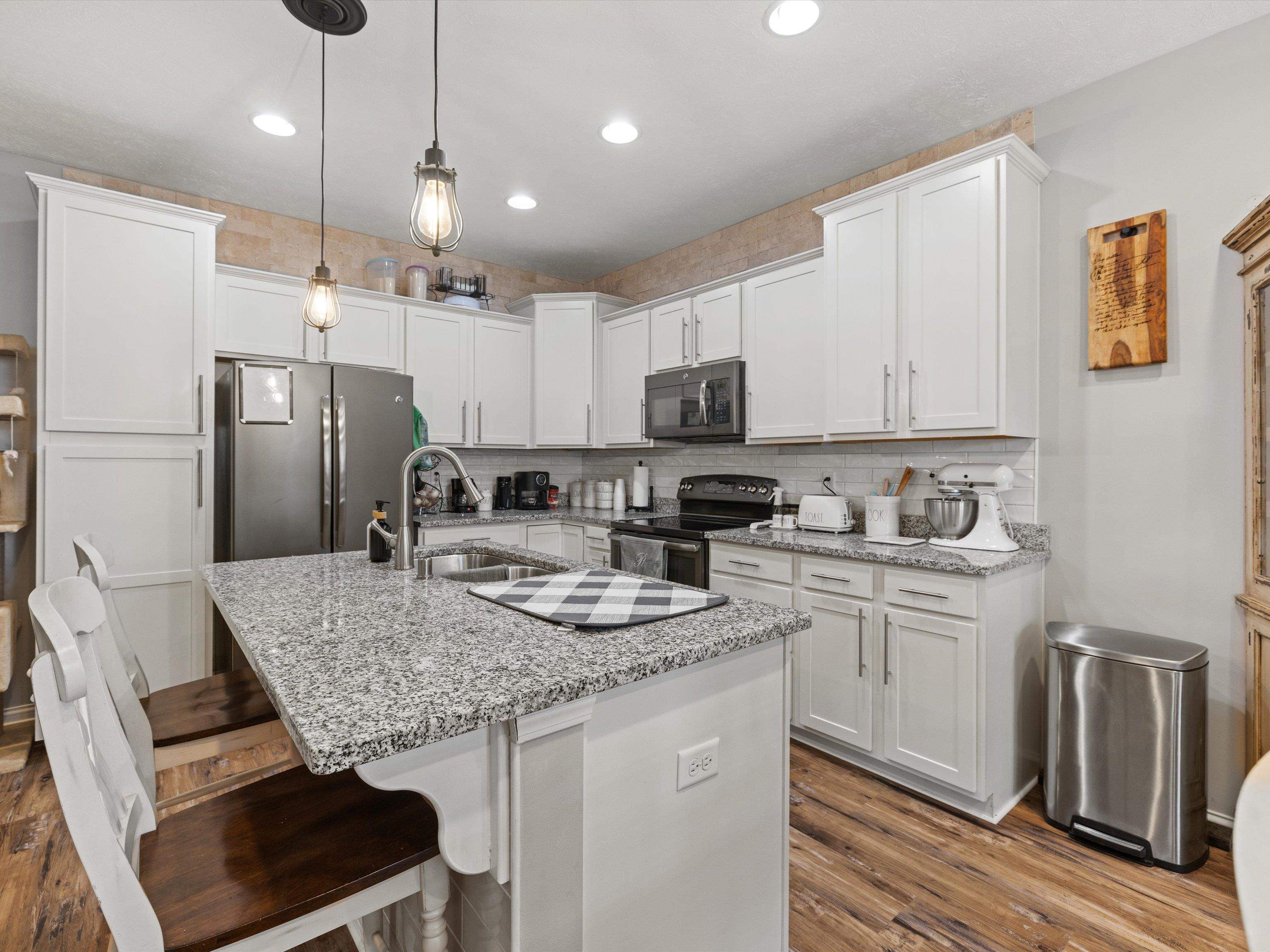 2240 Flowerette Court, Utica, Kentucky 42376, 3 Bedrooms Bedrooms, ,2 BathroomsBathrooms,Single Family Residence,For Sale,Flowerette Court,90164