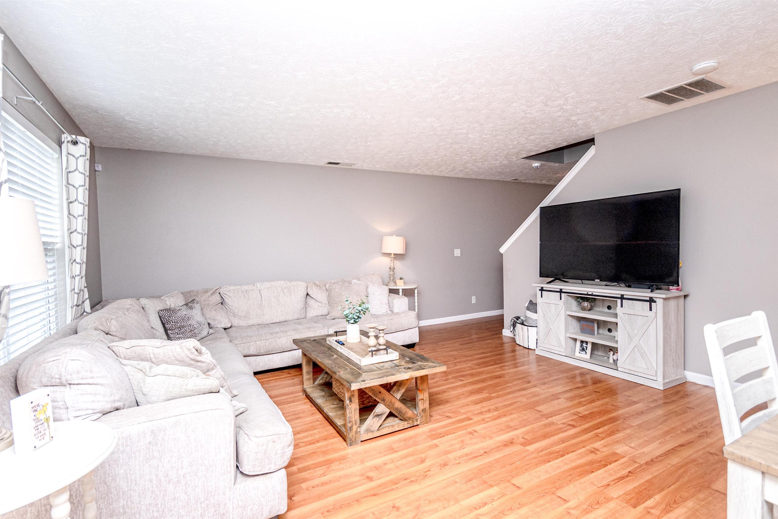2711 Summer Pt. Ct., Owensboro, Kentucky 42303, 3 Bedrooms Bedrooms, ,2 BathroomsBathrooms,Single Family Residence,For Sale,Summer Pt. Ct.,90174