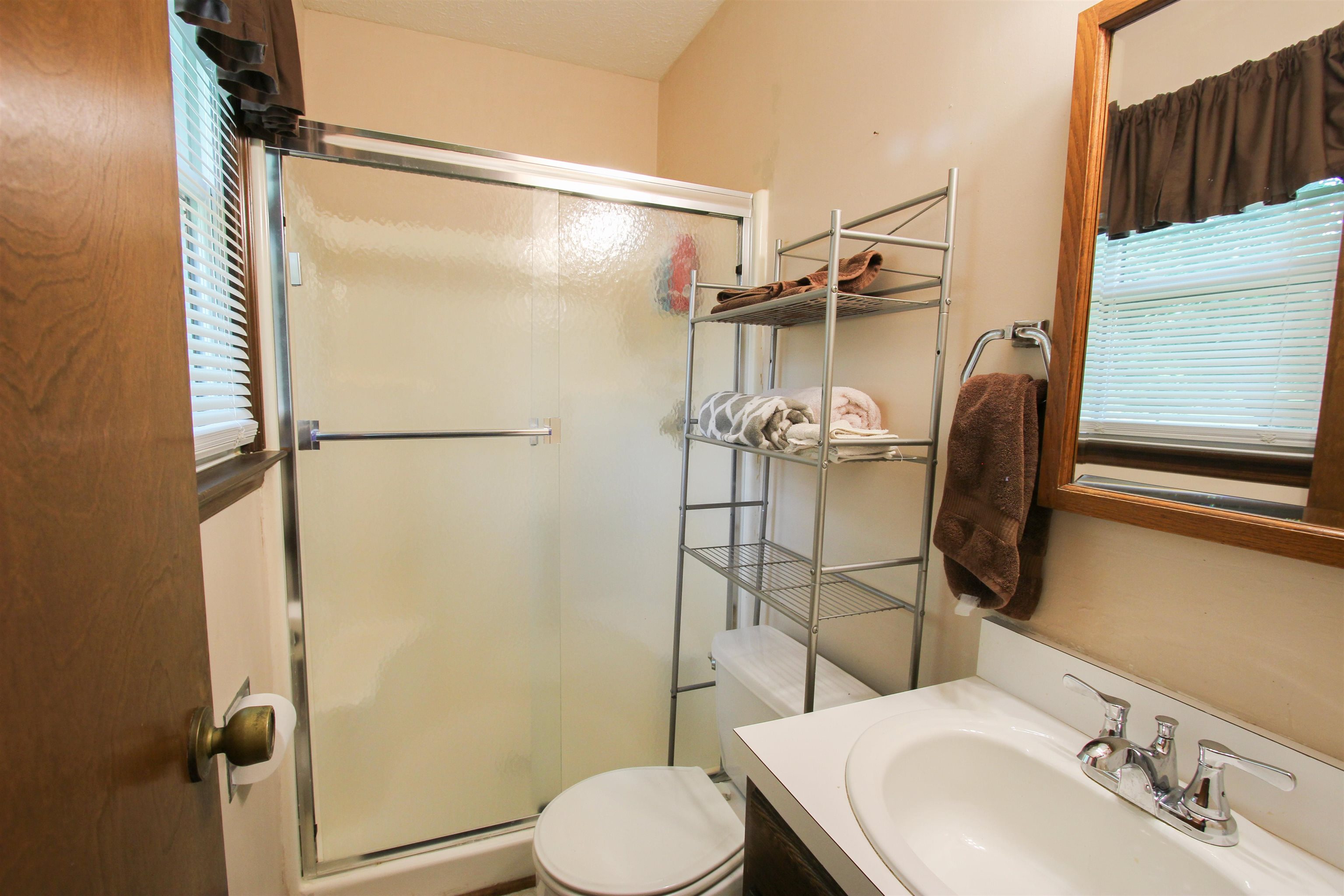 114 Raines Avenue, Beaver Dam, Kentucky 42320-1100, 3 Bedrooms Bedrooms, ,2 BathroomsBathrooms,Single Family Residence,For Sale,Raines Avenue,90181