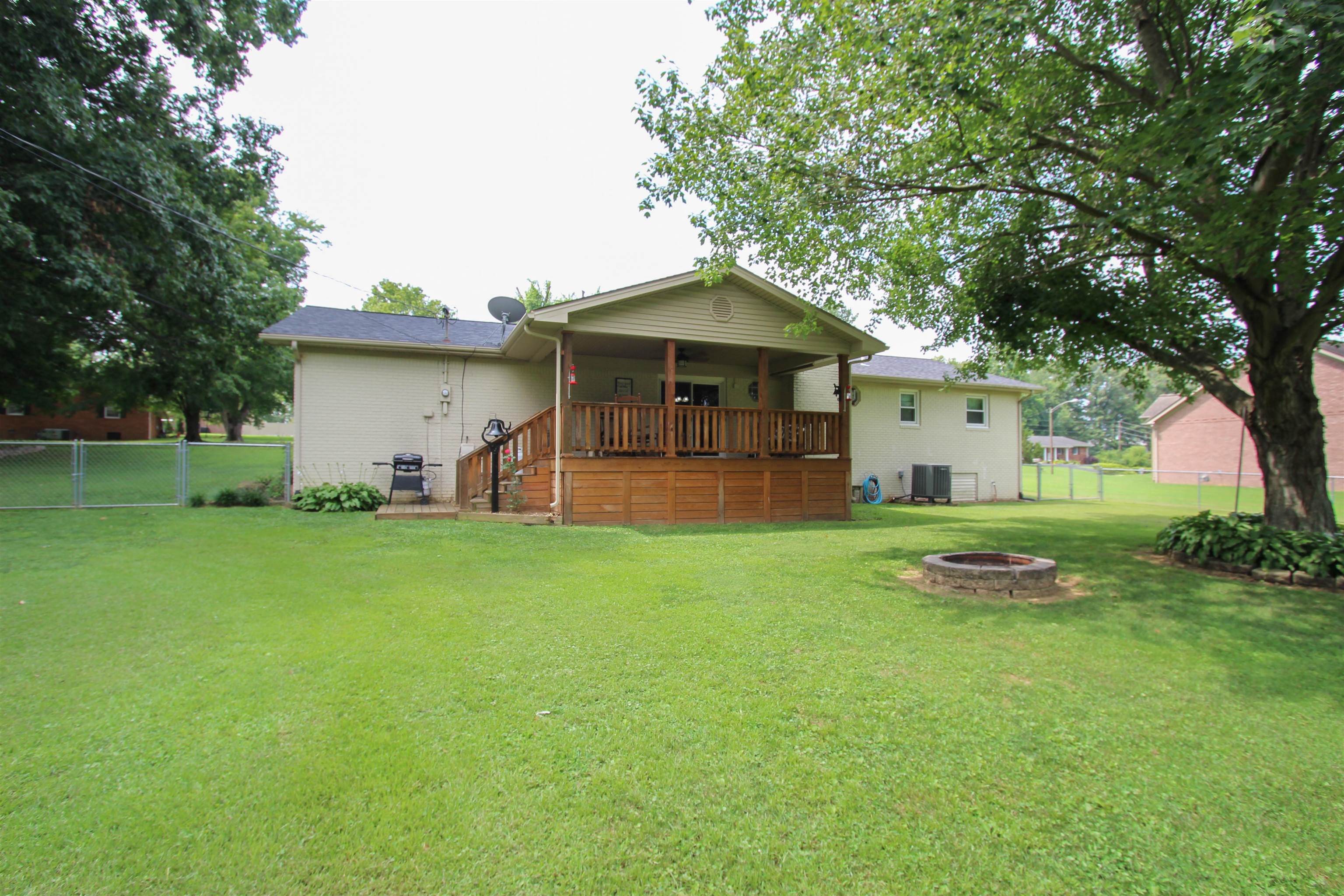 114 Raines Avenue, Beaver Dam, Kentucky 42320-1100, 3 Bedrooms Bedrooms, ,2 BathroomsBathrooms,Single Family Residence,For Sale,Raines Avenue,90181
