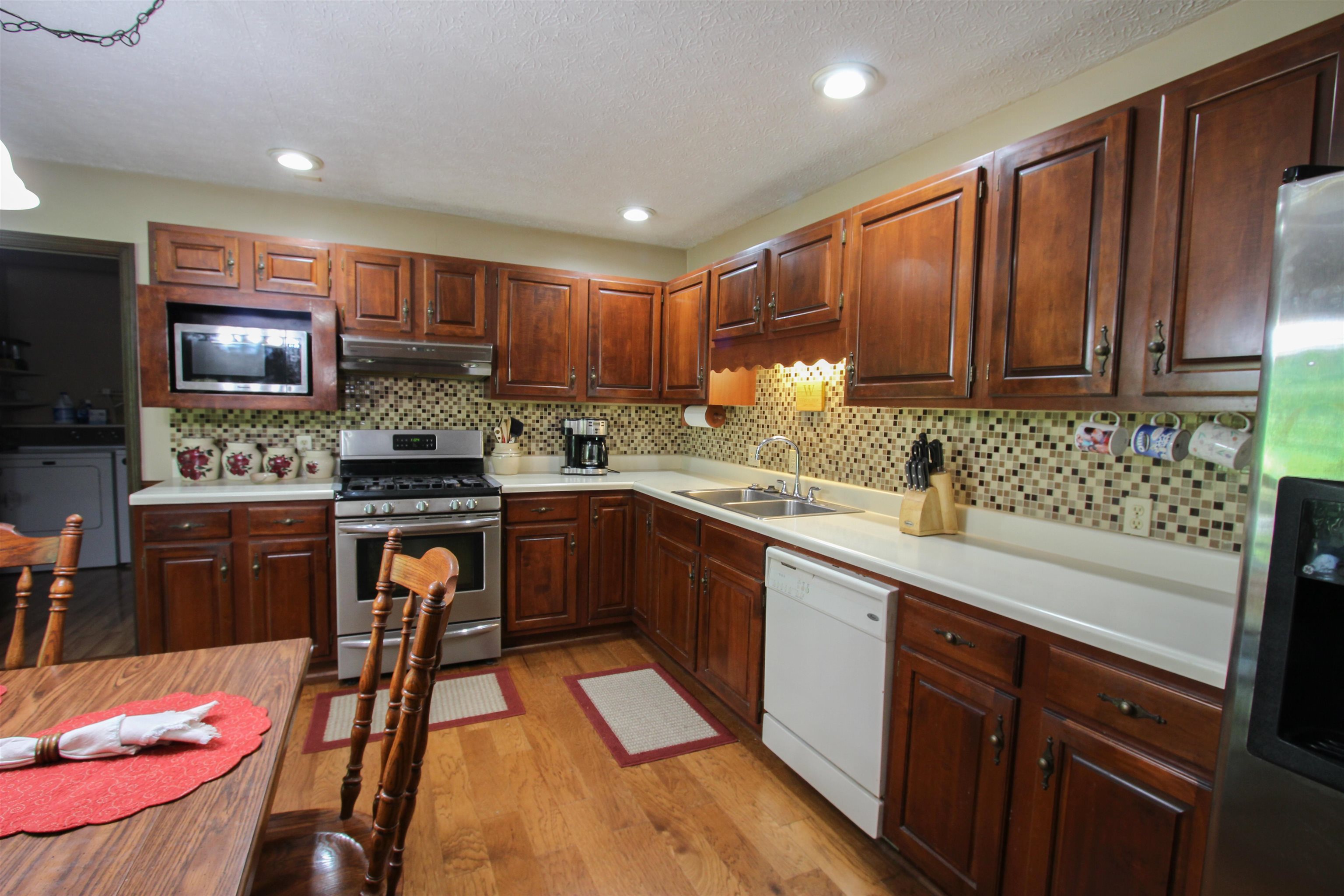 114 Raines Avenue, Beaver Dam, Kentucky 42320-1100, 3 Bedrooms Bedrooms, ,2 BathroomsBathrooms,Single Family Residence,For Sale,Raines Avenue,90181