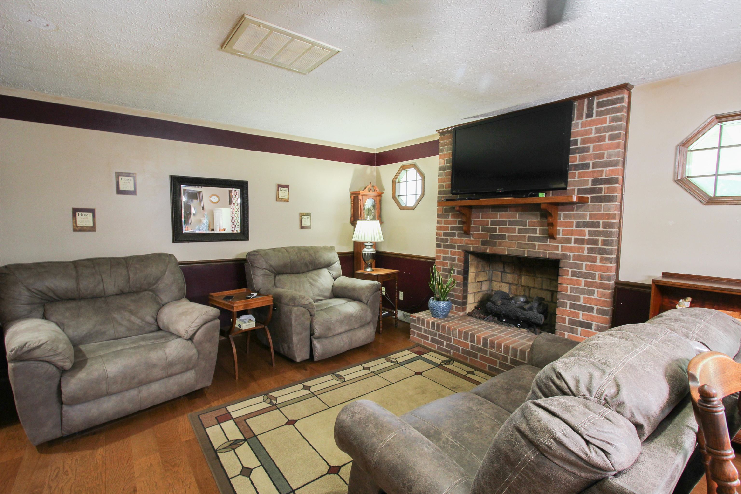 114 Raines Avenue, Beaver Dam, Kentucky 42320-1100, 3 Bedrooms Bedrooms, ,2 BathroomsBathrooms,Single Family Residence,For Sale,Raines Avenue,90181