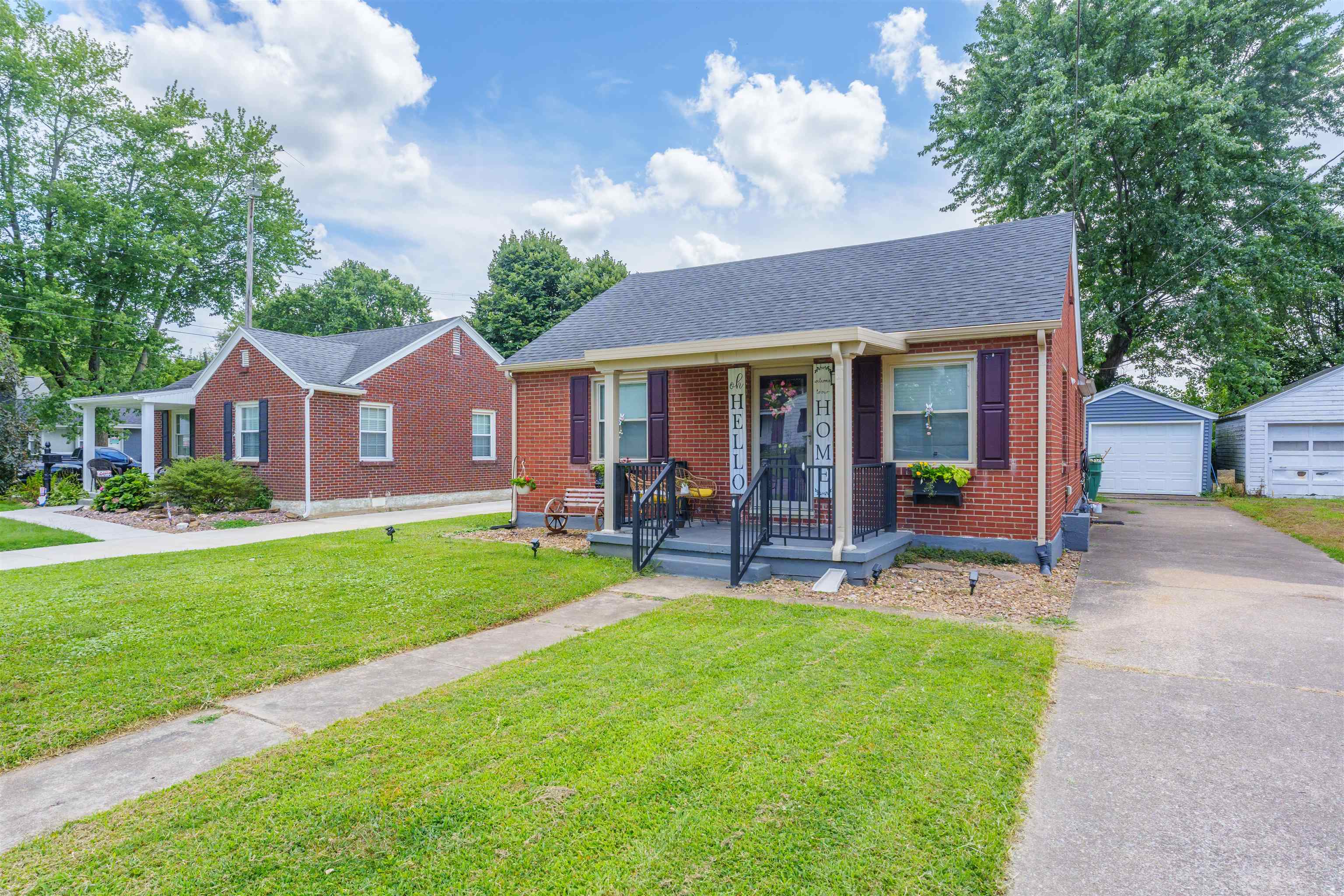 916 21 Street, Owensboro, Kentucky 42303, 2 Bedrooms Bedrooms, ,1 BathroomBathrooms,Single Family Residence,For Sale,21 Street,90185