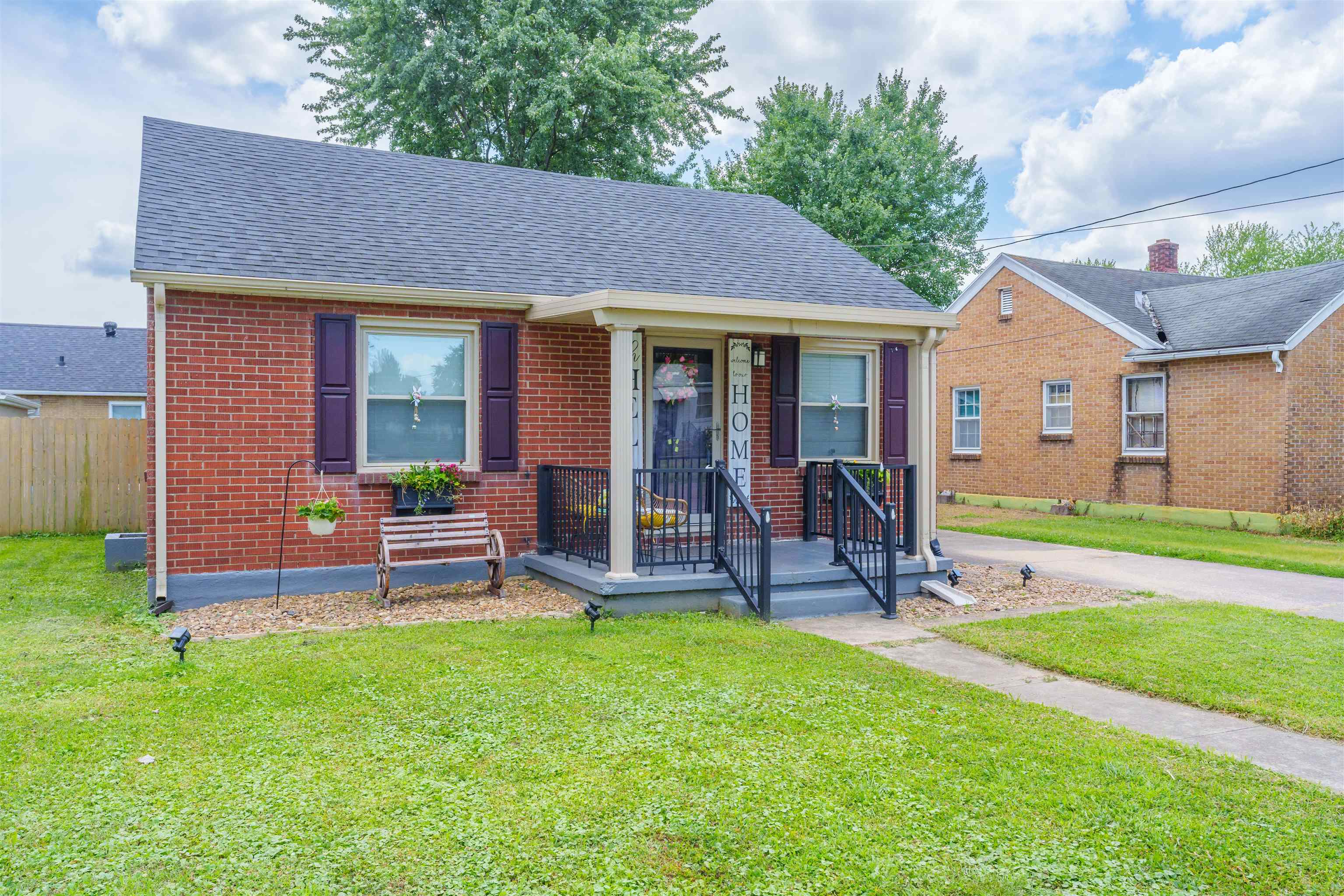 916 21 Street, Owensboro, Kentucky 42303, 2 Bedrooms Bedrooms, ,1 BathroomBathrooms,Single Family Residence,For Sale,21 Street,90185