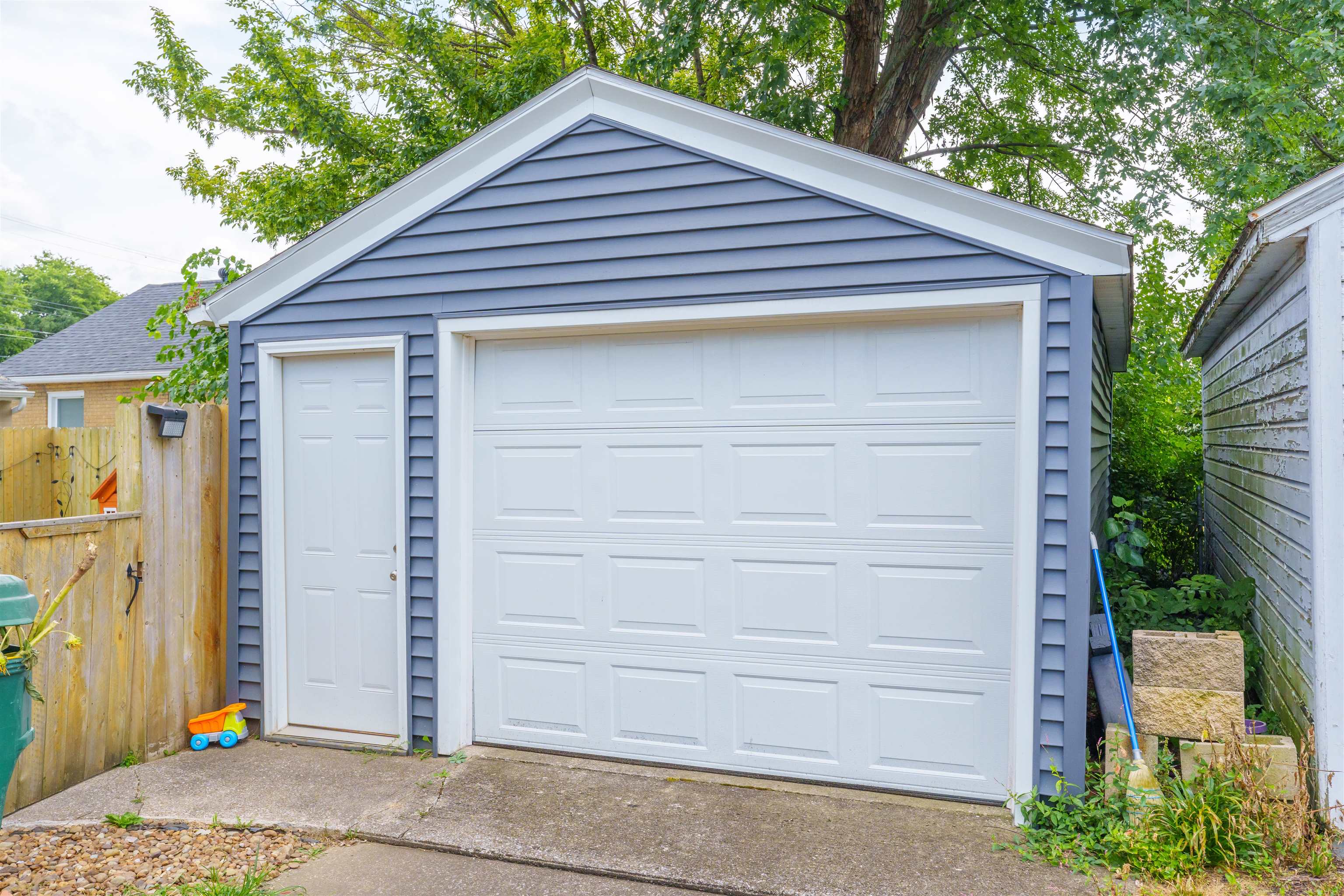 916 21 Street, Owensboro, Kentucky 42303, 2 Bedrooms Bedrooms, ,1 BathroomBathrooms,Single Family Residence,For Sale,21 Street,90185