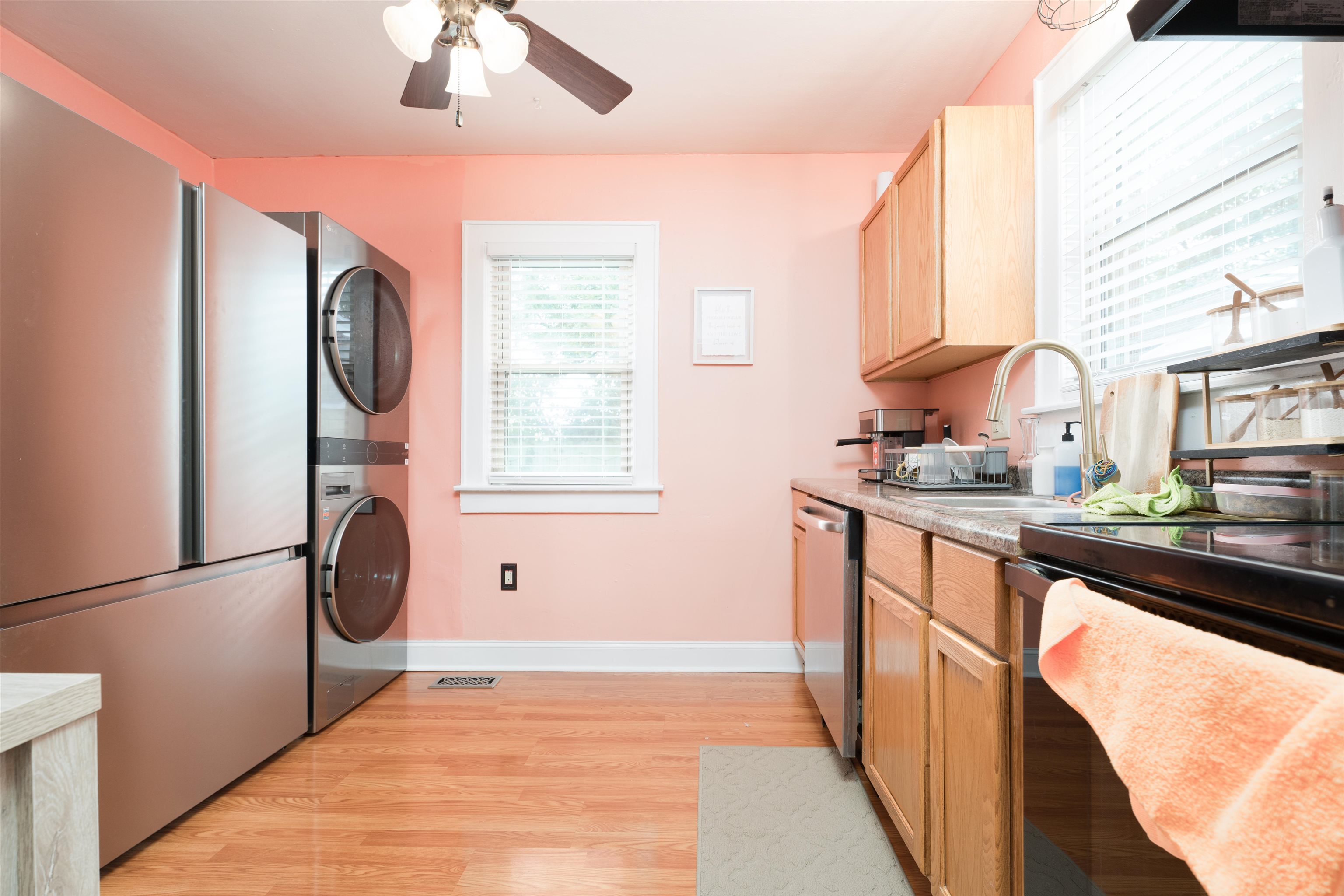 916 21 Street, Owensboro, Kentucky 42303, 2 Bedrooms Bedrooms, ,1 BathroomBathrooms,Single Family Residence,For Sale,21 Street,90185