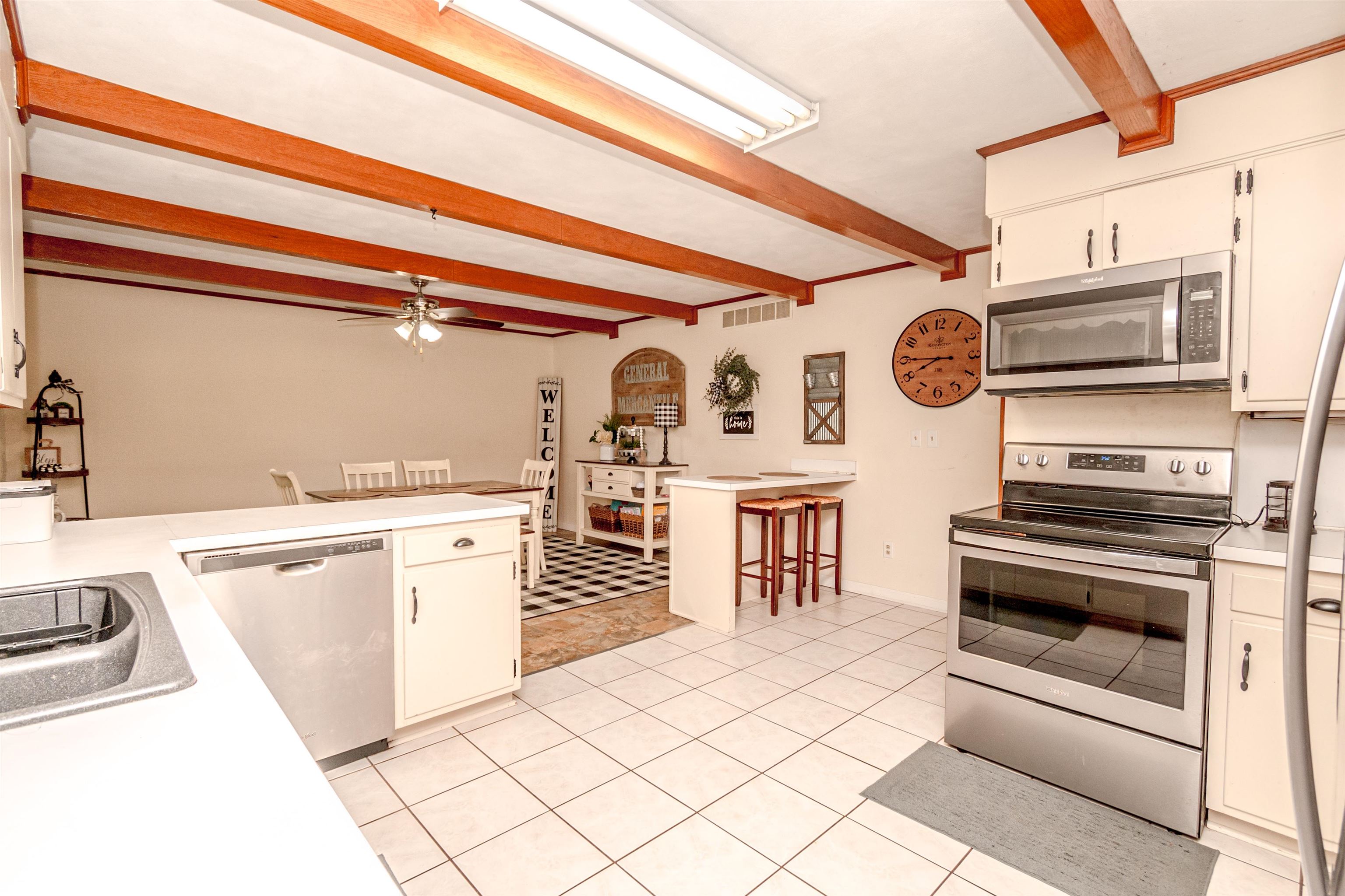 5710 St Rt 54, Philpot, Kentucky 42366, 5 Bedrooms Bedrooms, ,2 BathroomsBathrooms,Single Family Residence,For Sale,St Rt 54,90186