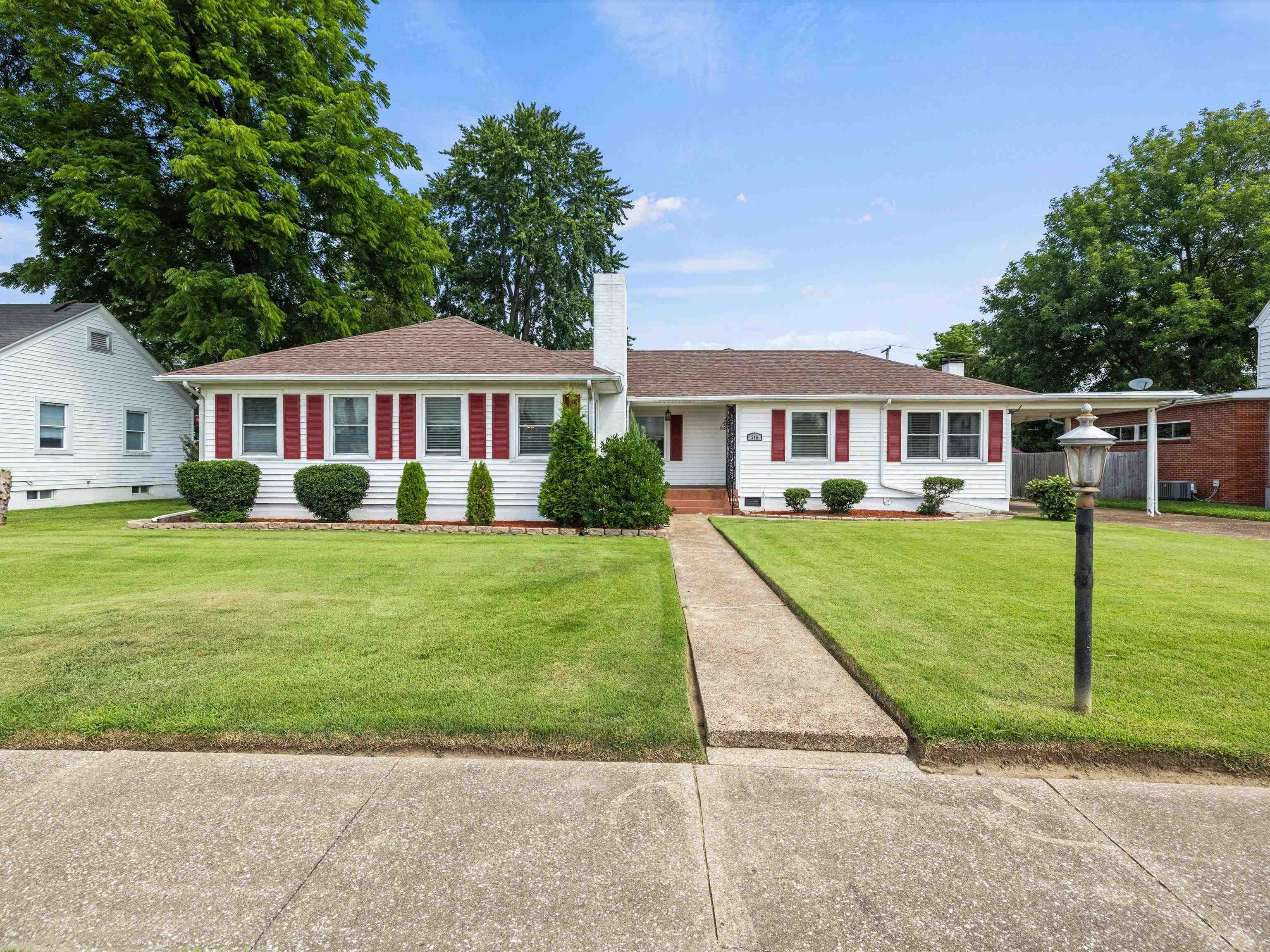 315 24th St., Owensboro, Kentucky 42303, 3 Bedrooms Bedrooms, ,2 BathroomsBathrooms,Single Family Residence,For Sale,24th St.,90188