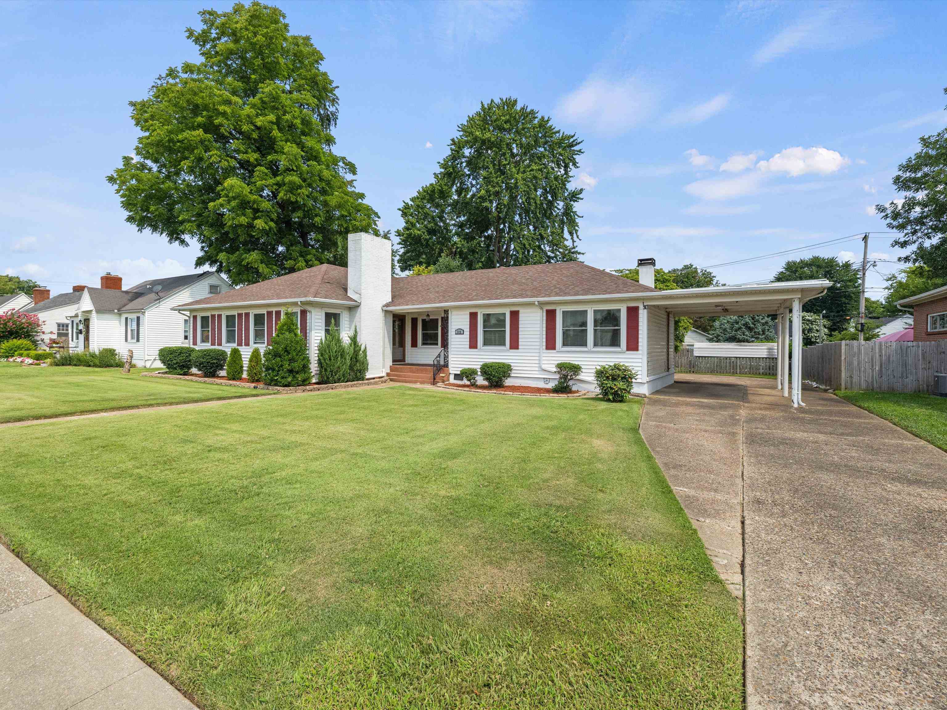 315 24th St., Owensboro, Kentucky 42303, 3 Bedrooms Bedrooms, ,2 BathroomsBathrooms,Single Family Residence,For Sale,24th St.,90188