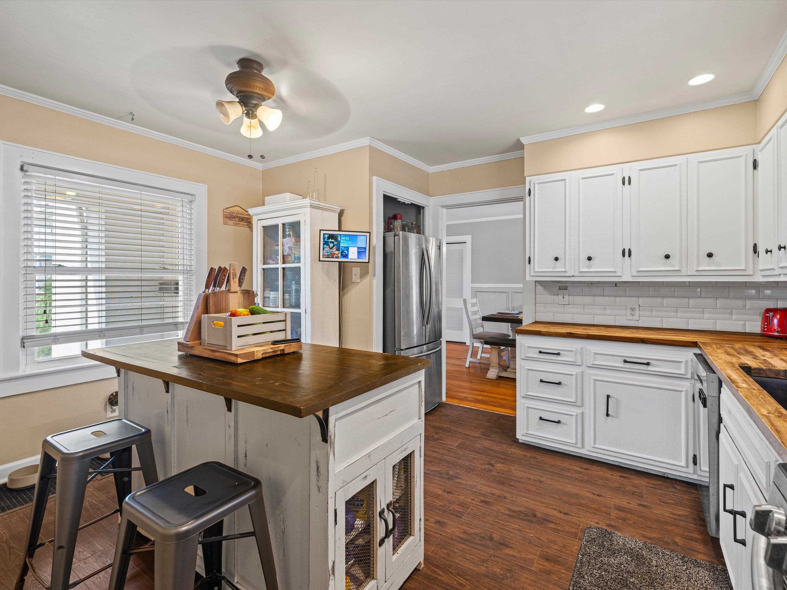 315 24th St., Owensboro, Kentucky 42303, 3 Bedrooms Bedrooms, ,2 BathroomsBathrooms,Single Family Residence,For Sale,24th St.,90188