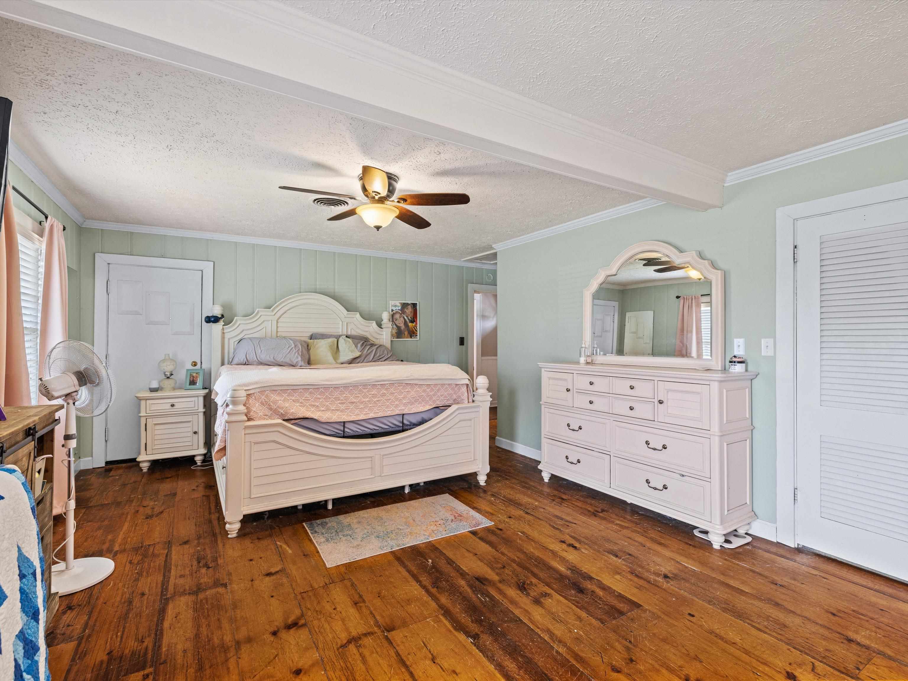 315 24th St., Owensboro, Kentucky 42303, 3 Bedrooms Bedrooms, ,2 BathroomsBathrooms,Single Family Residence,For Sale,24th St.,90188