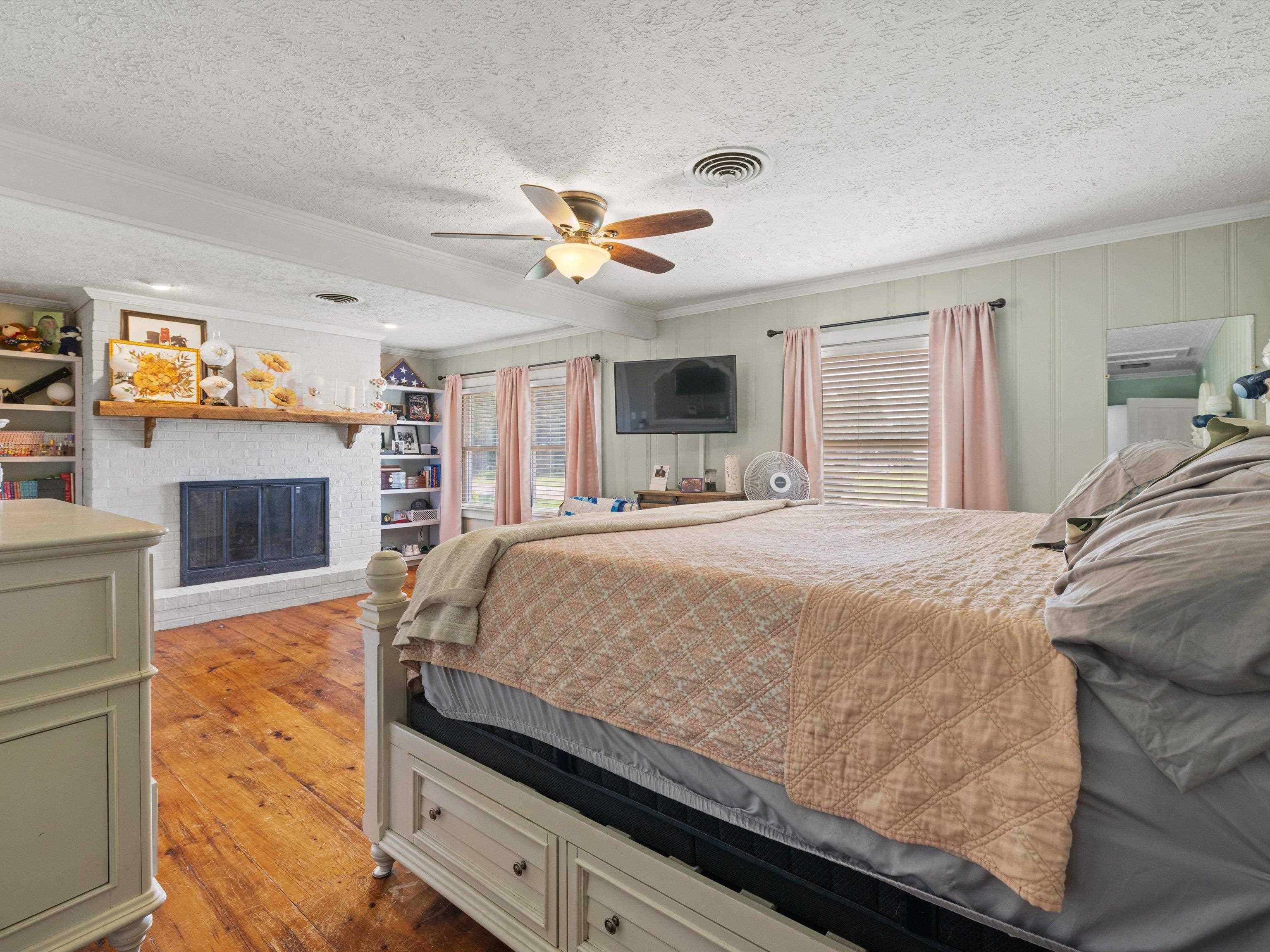 315 24th St., Owensboro, Kentucky 42303, 3 Bedrooms Bedrooms, ,2 BathroomsBathrooms,Single Family Residence,For Sale,24th St.,90188