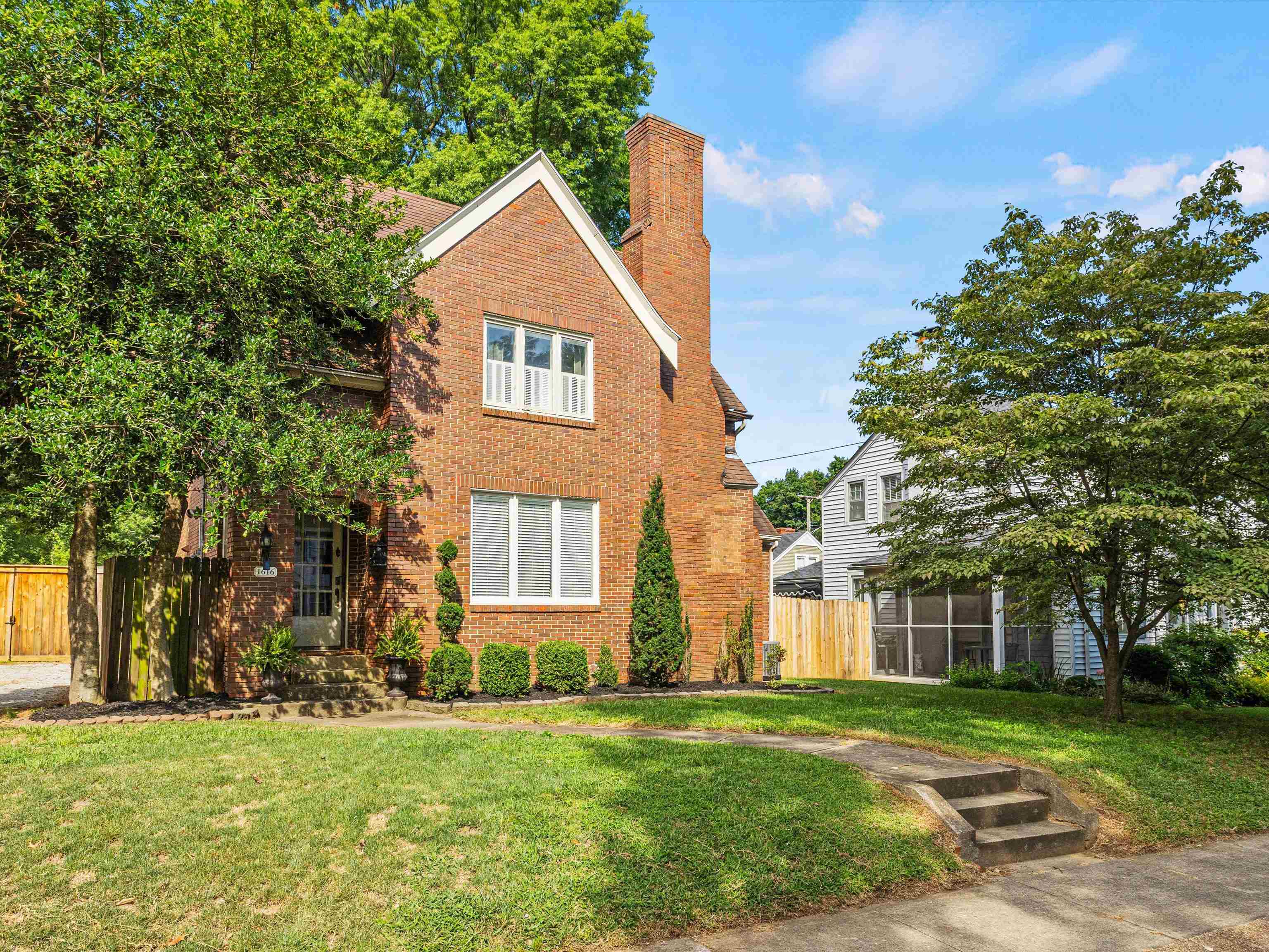 1616 Walnut Street, Owensboro, Kentucky 42301, 3 Bedrooms Bedrooms, ,2 BathroomsBathrooms,Single Family Residence,For Sale,Walnut Street,90192