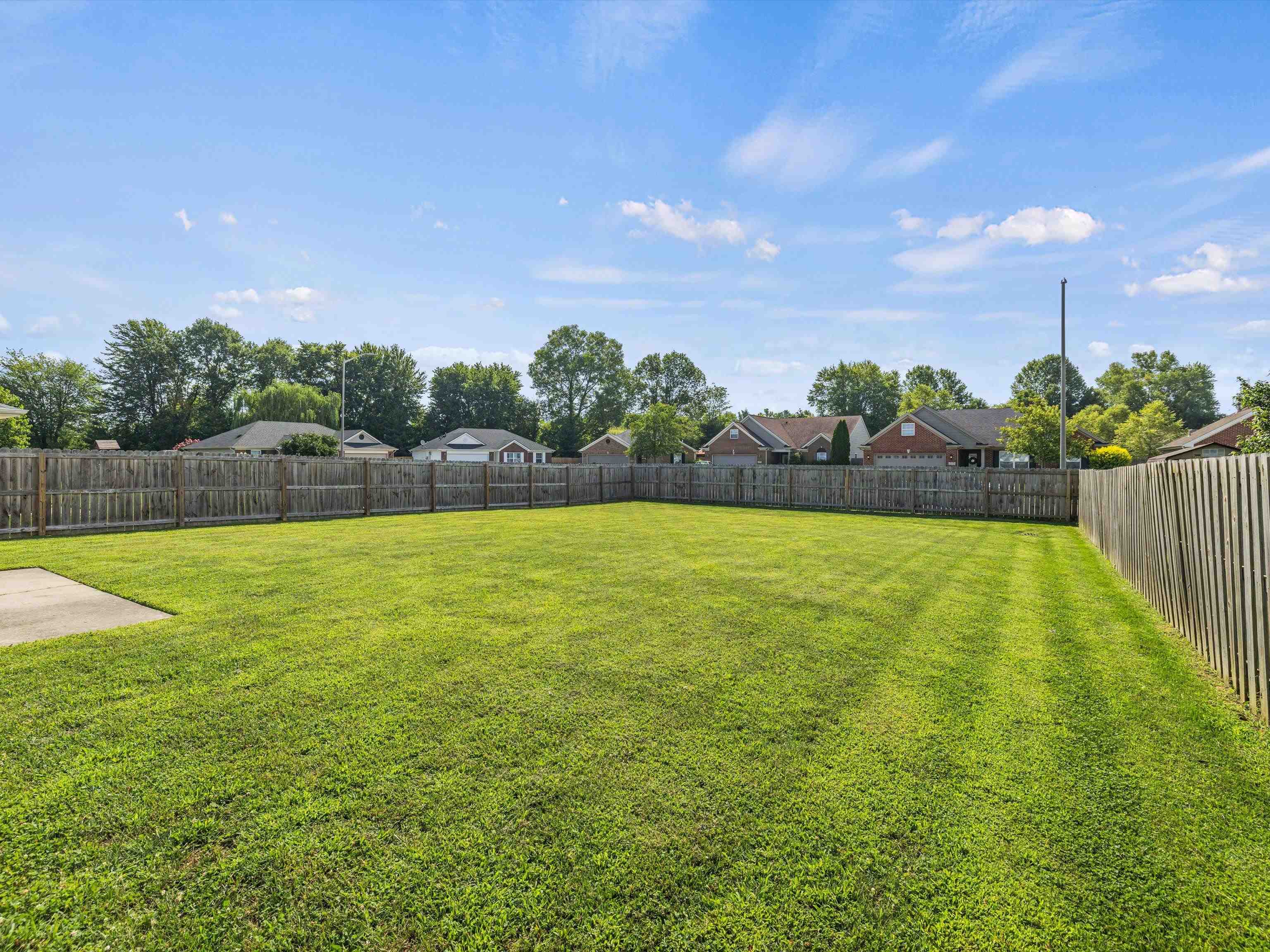2336 Trails Lake Garden, Owensboro, Kentucky 42303, 3 Bedrooms Bedrooms, ,2 BathroomsBathrooms,Single Family Residence,For Sale,Trails Lake Garden,90194