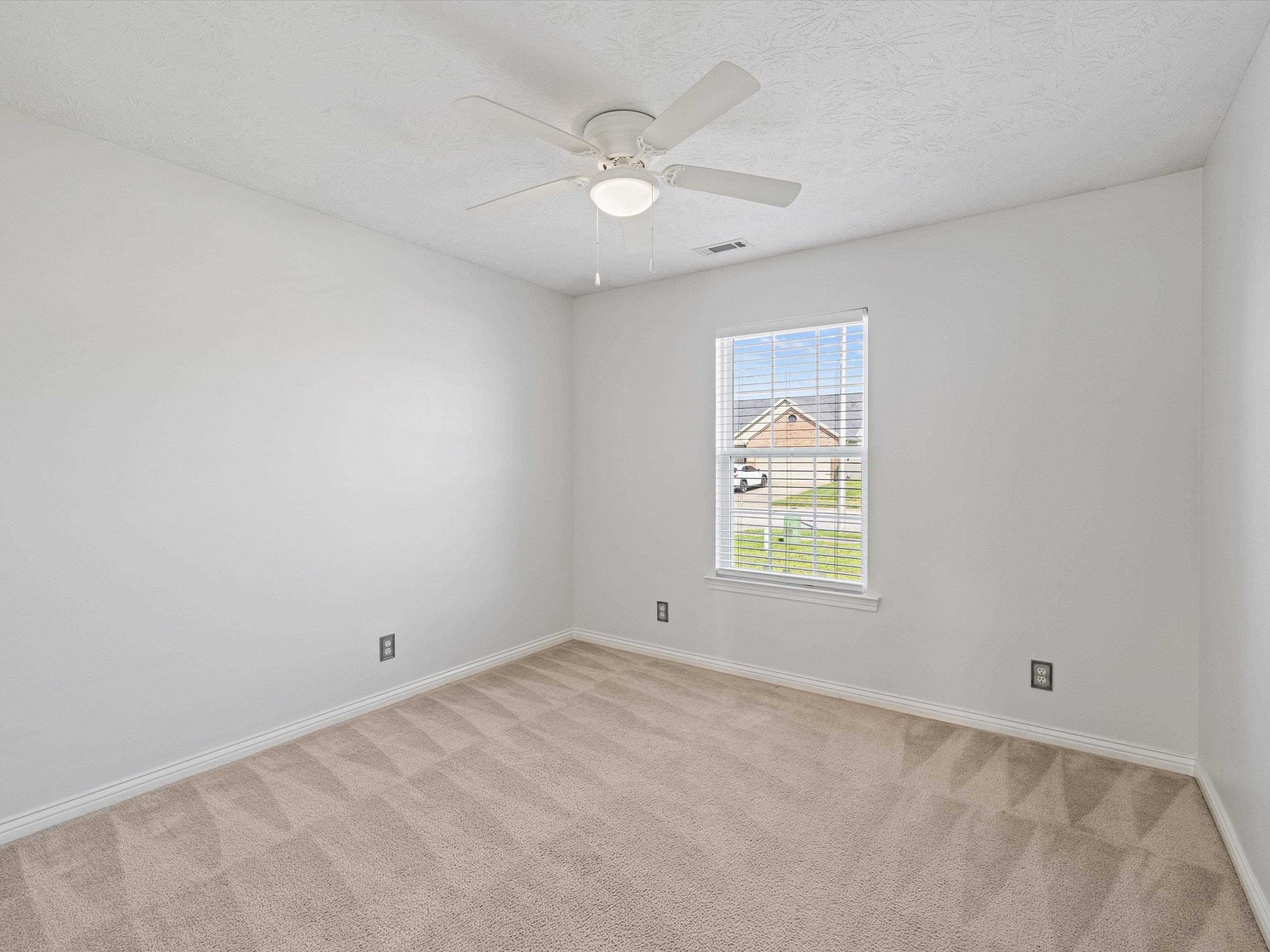 2336 Trails Lake Garden, Owensboro, Kentucky 42303, 3 Bedrooms Bedrooms, ,2 BathroomsBathrooms,Single Family Residence,For Sale,Trails Lake Garden,90194