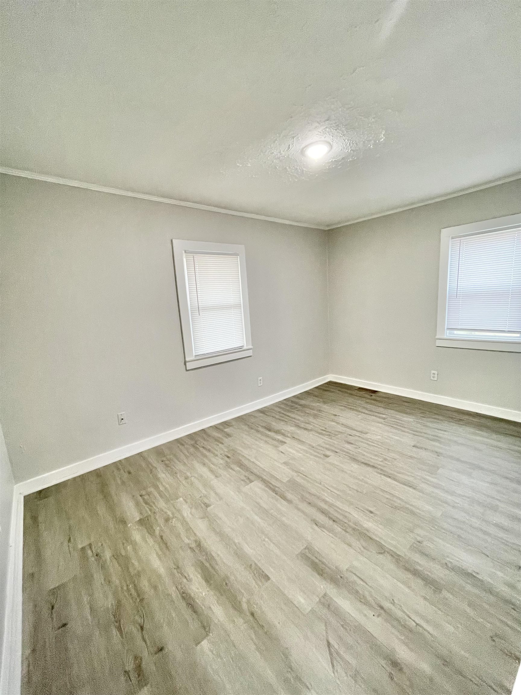 2018 Hughes Ave, Owensboro, Kentucky 42303, 2 Bedrooms Bedrooms, ,1 BathroomBathrooms,Single Family Residence,For Sale,Hughes Ave,90195